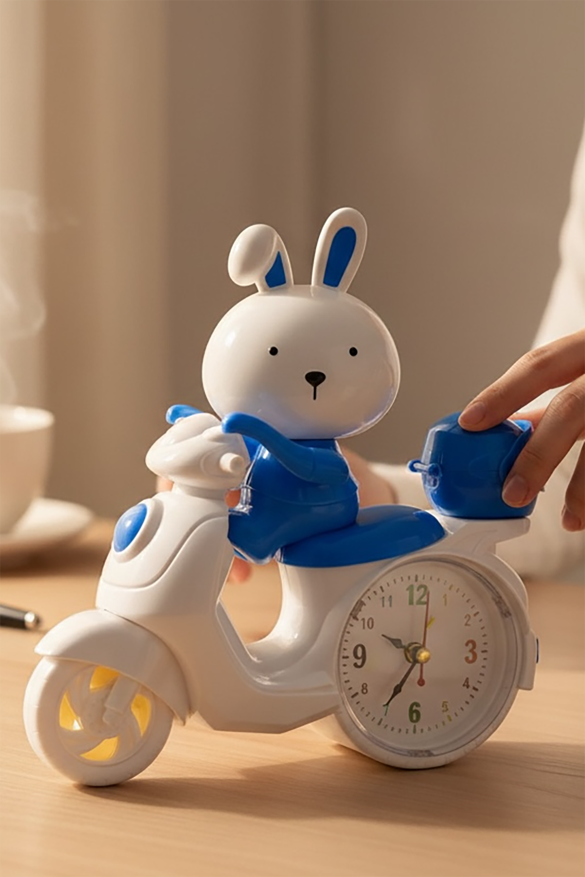 Mavi Renk Motor Figürlü Mini Dekoratif Alarmlı Yuvarlak Masa Saati