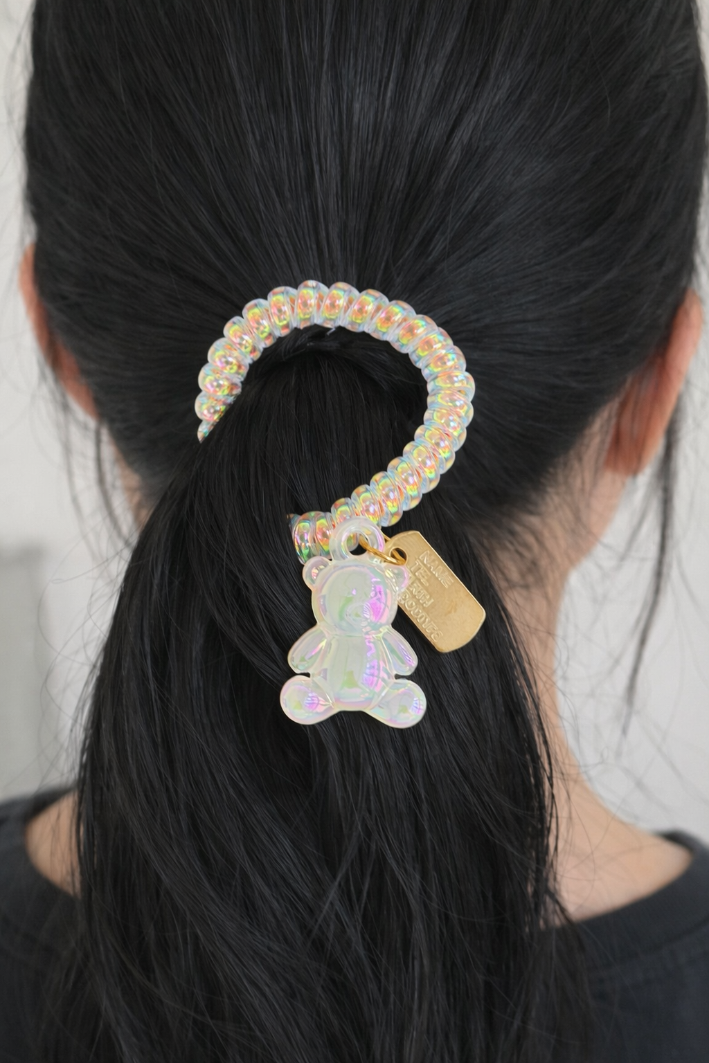 Beyaz Renk Ayıcık Detaylı Helezon Toka