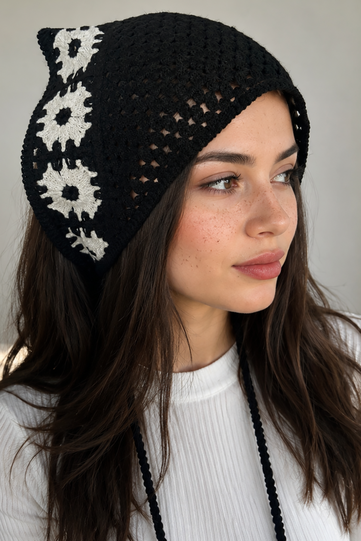 Siyah Renk Çiçek Desenli Örgü Saç Bandana