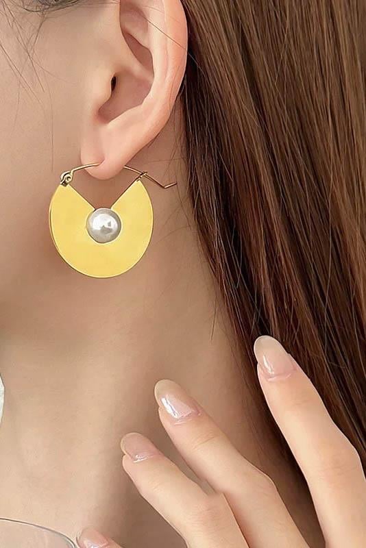 Altın Renk İnci Detaylı Çelik Küpe (Çift)