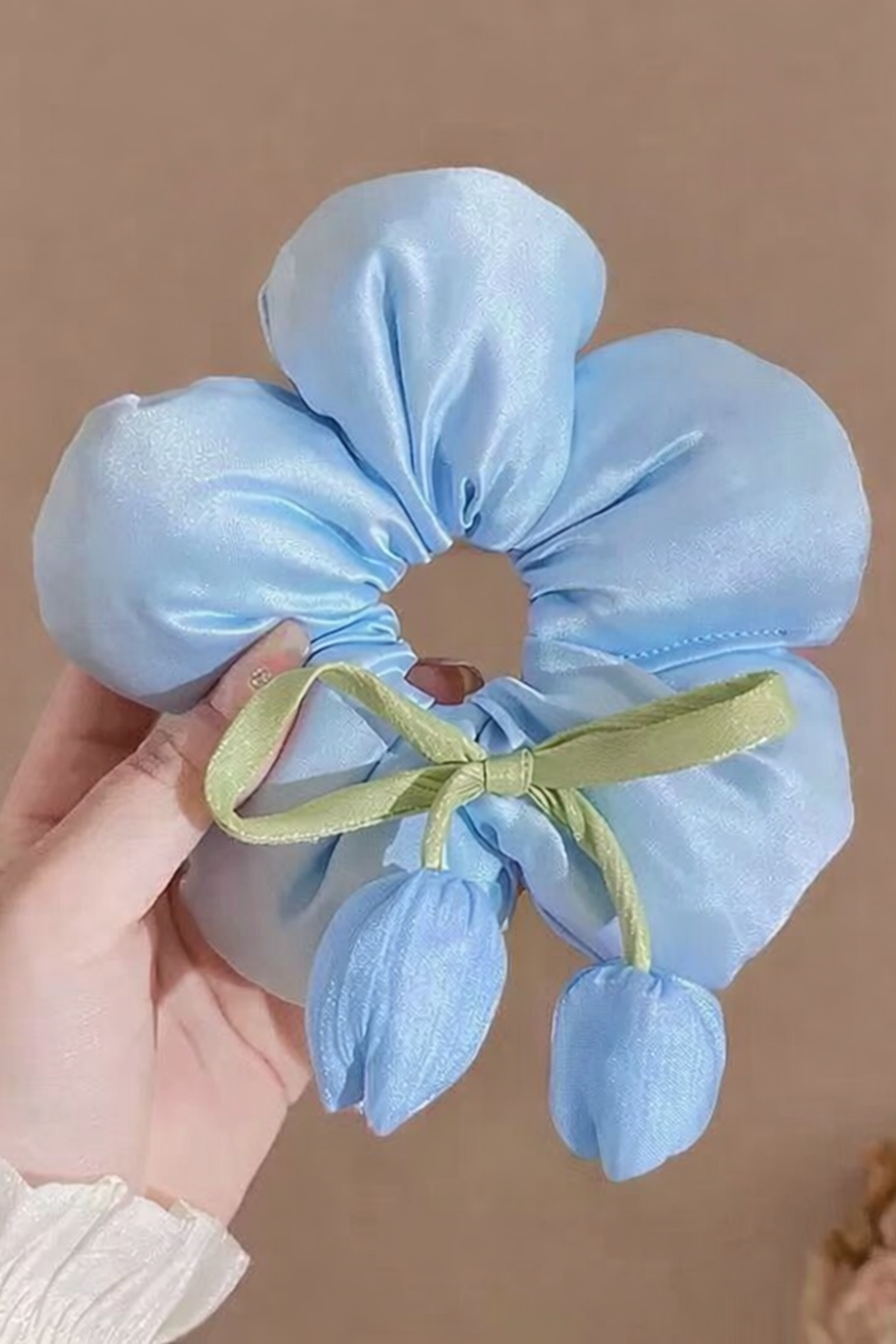 Mavi Renk Çiçek Figürlü Sallantılı Simit Toka