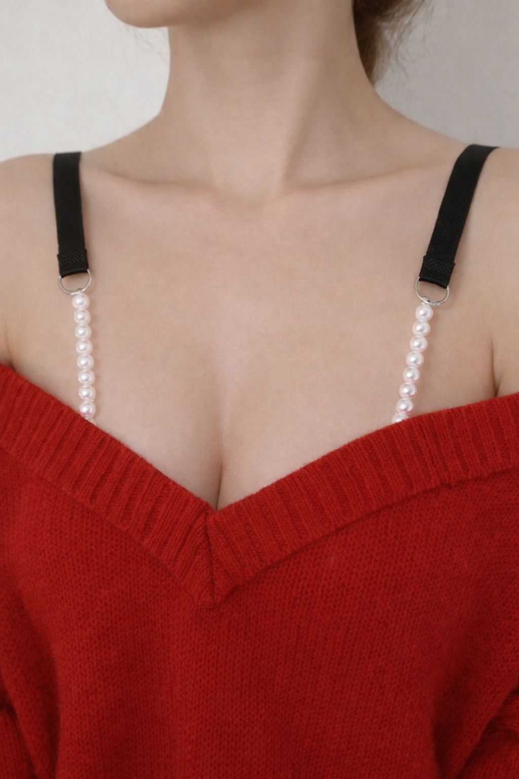Siyah Renk İnci Detaylı Sütyen Askısı