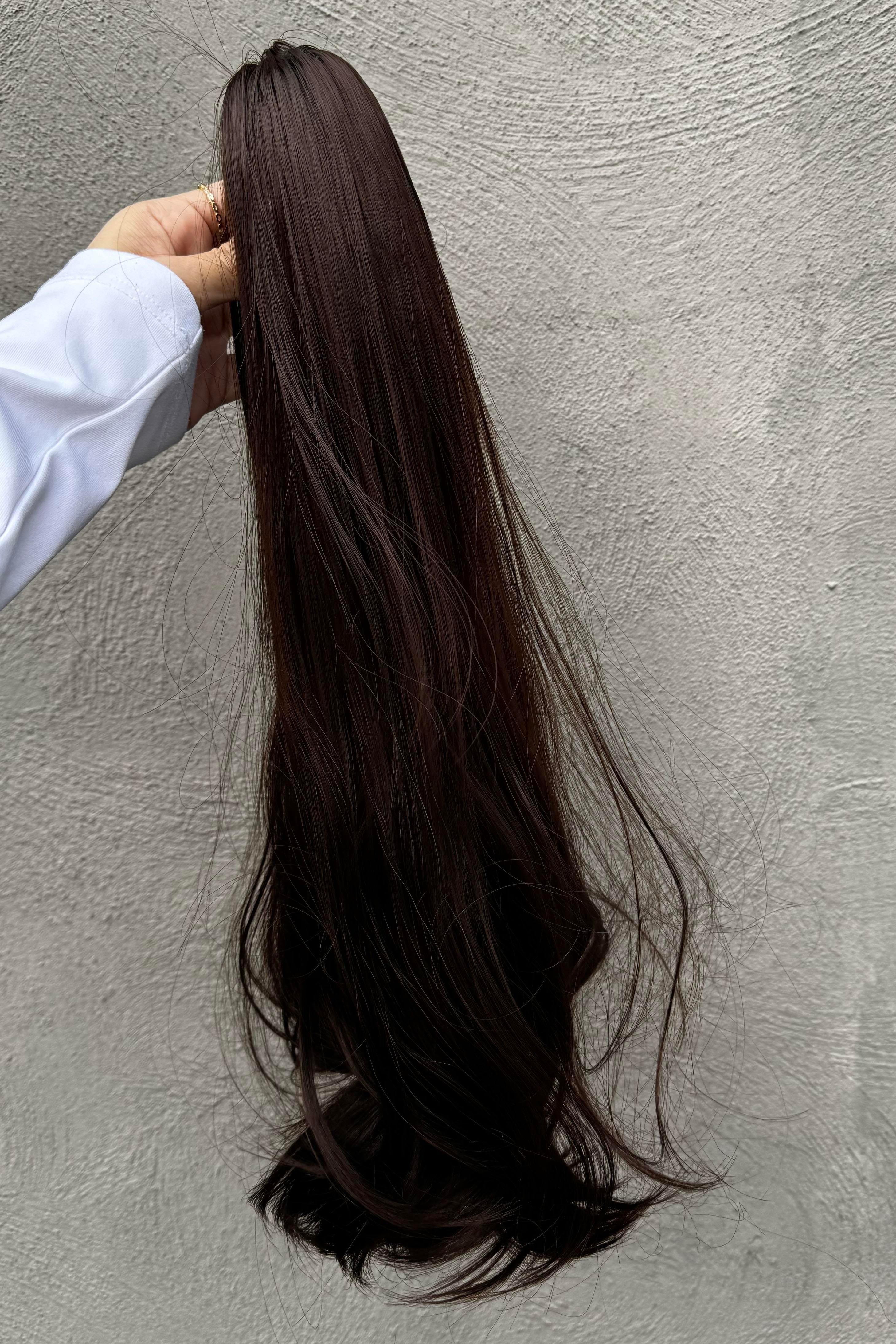 Kahverengi Mandal Tokalı Dalgalı At Kuyruğu Saç (Duygu)