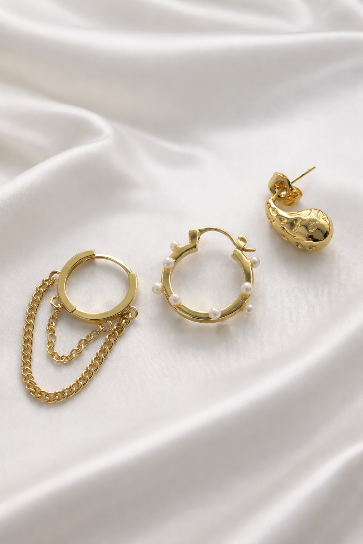 Altın Renk İnci Detaylı 3lü YSX Küpe Set