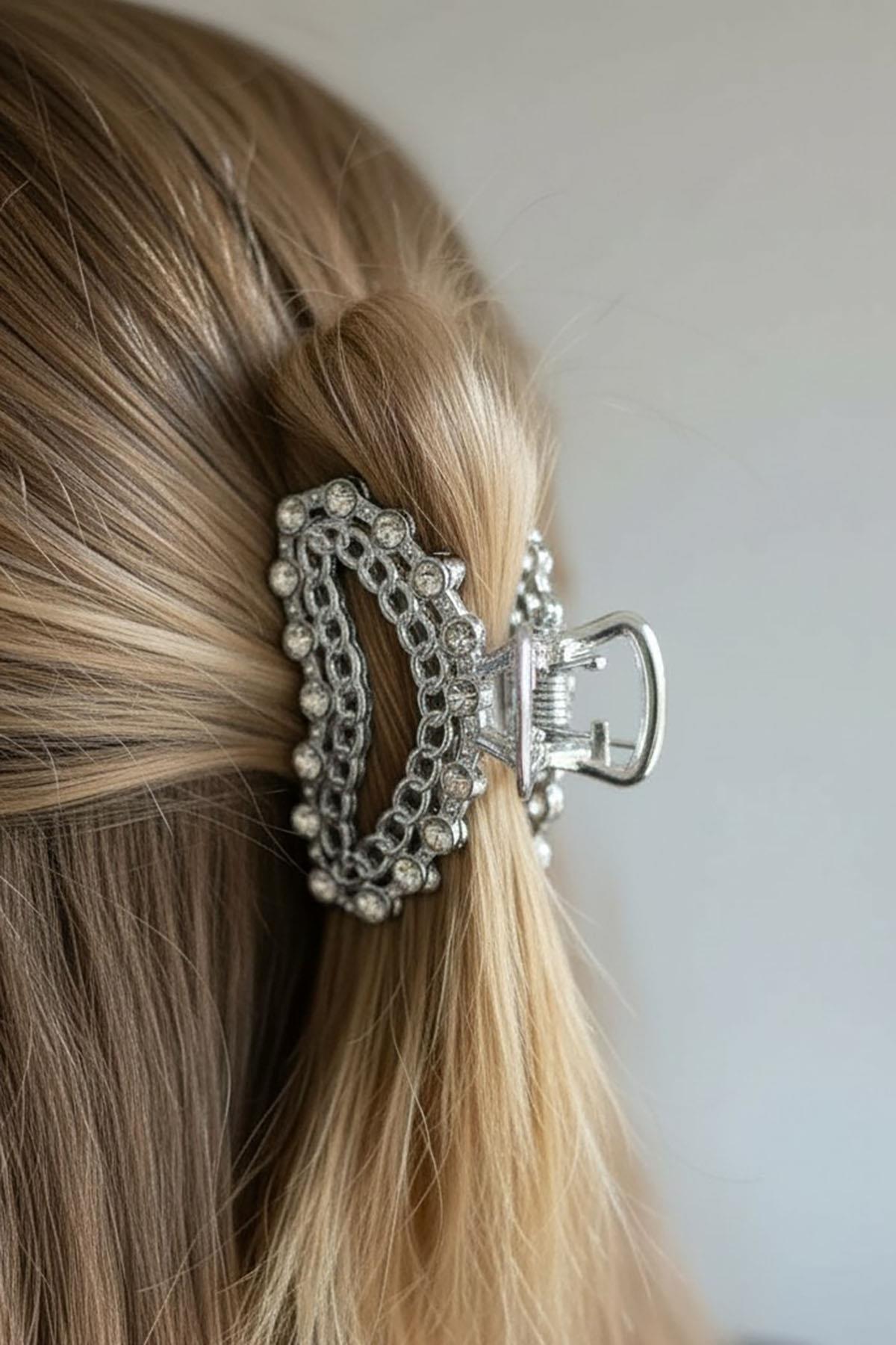 Gümüş Renk Taş Detaylı Mini Metal Mandal Toka