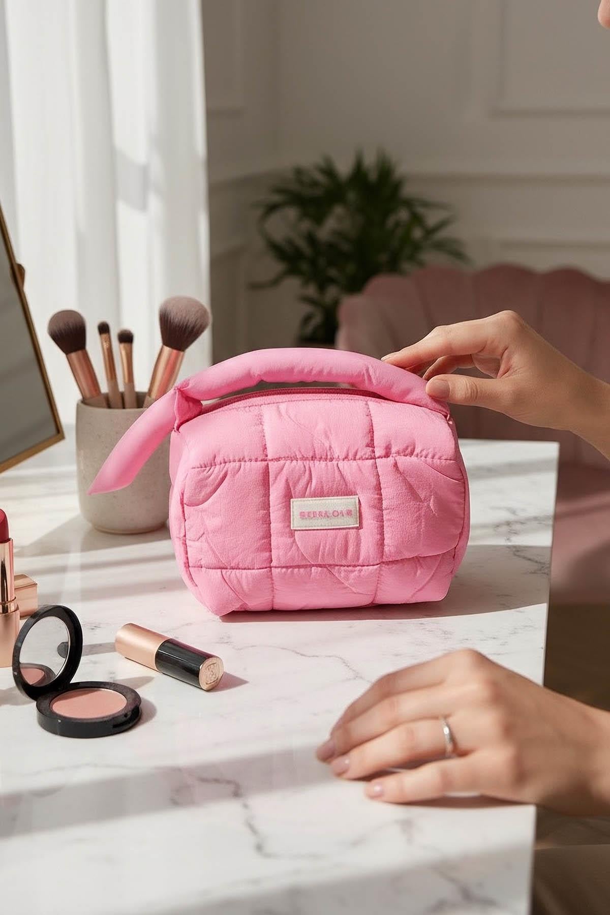 Pembe Renk Makyaj Çantası