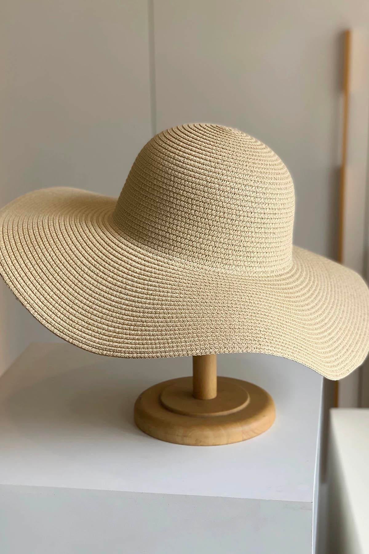 Krem Renk Hasır Şapka