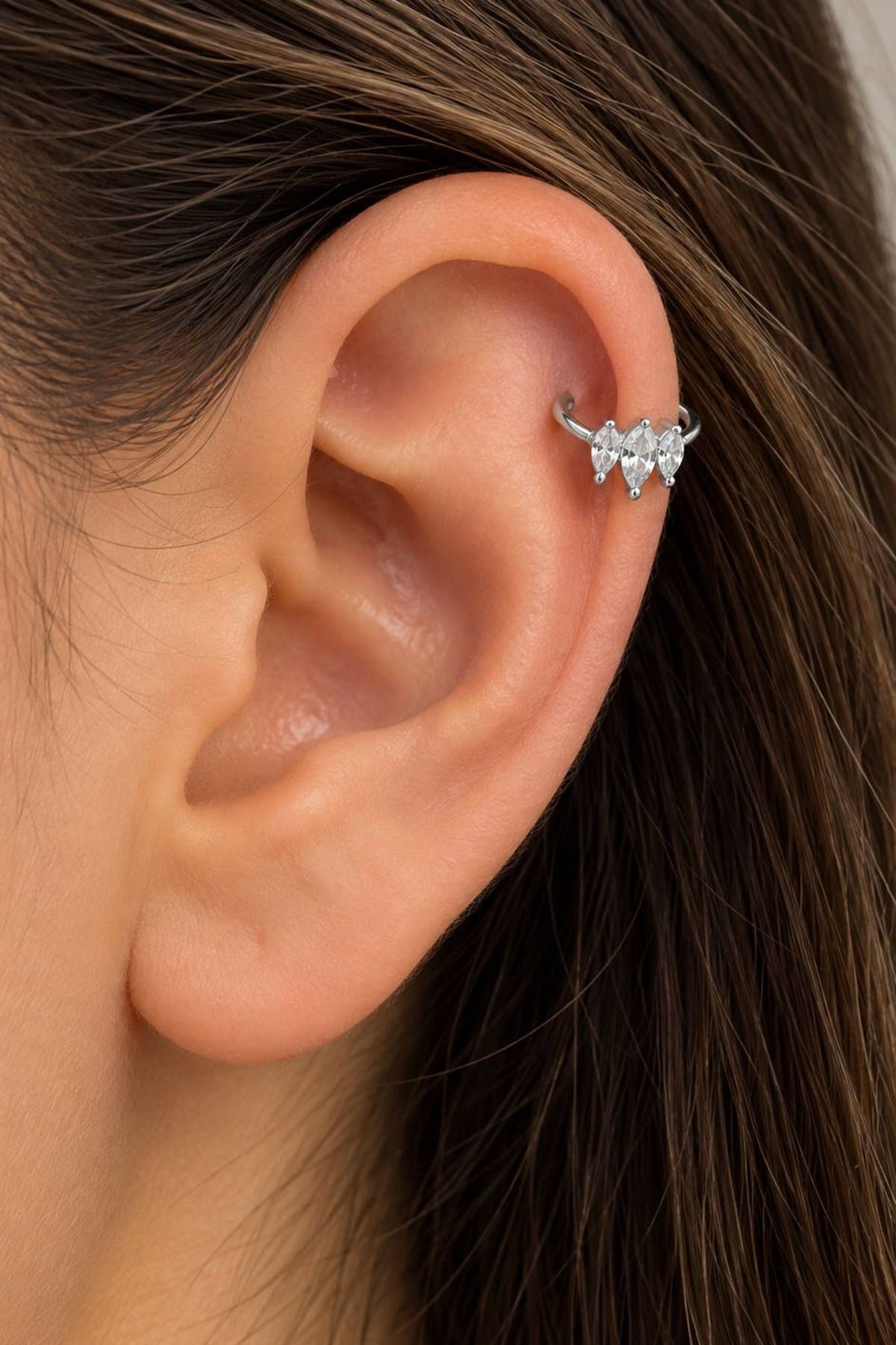 Gümüş Renk Taşlı Cerrahi Çelik Halka Tragus/Kıkırdak Küpe/Piercing (Tek)