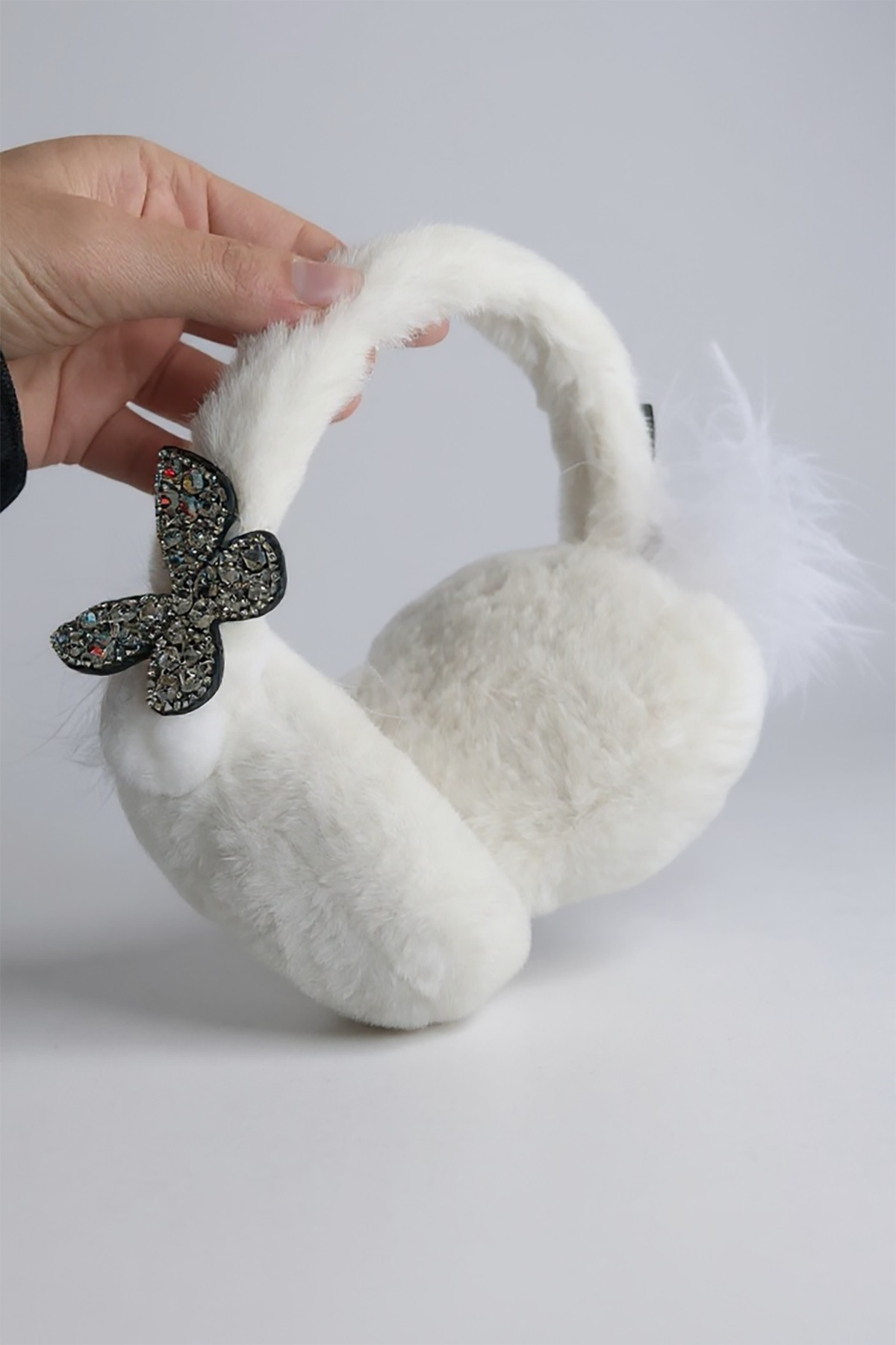 Beyaz Renk Kelebek Detaylı Peluş Kulaklık