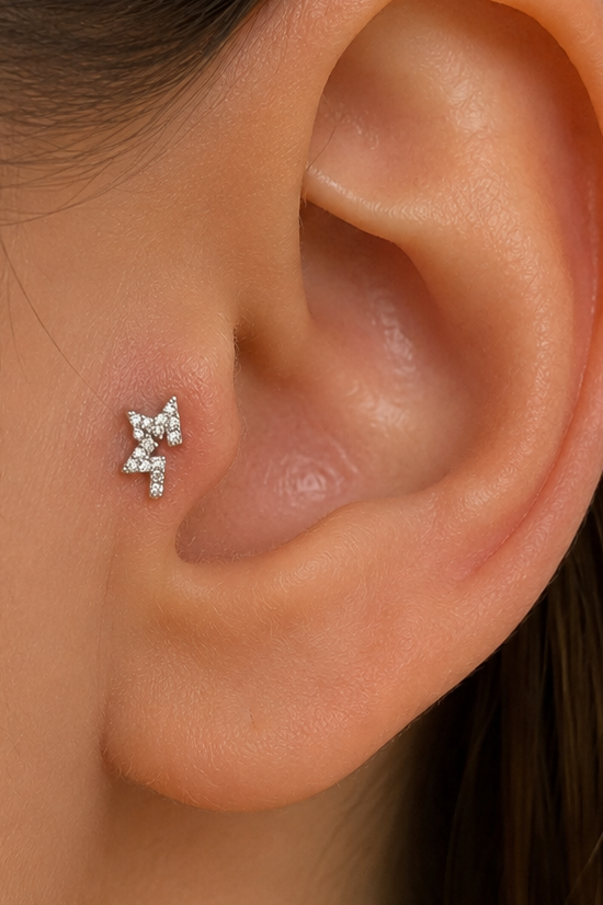 Gümüş Renk Yıldız Figürlü Cerrahi Çelik Tragus/Kıkırdak Küpe/Piercing (Tek)