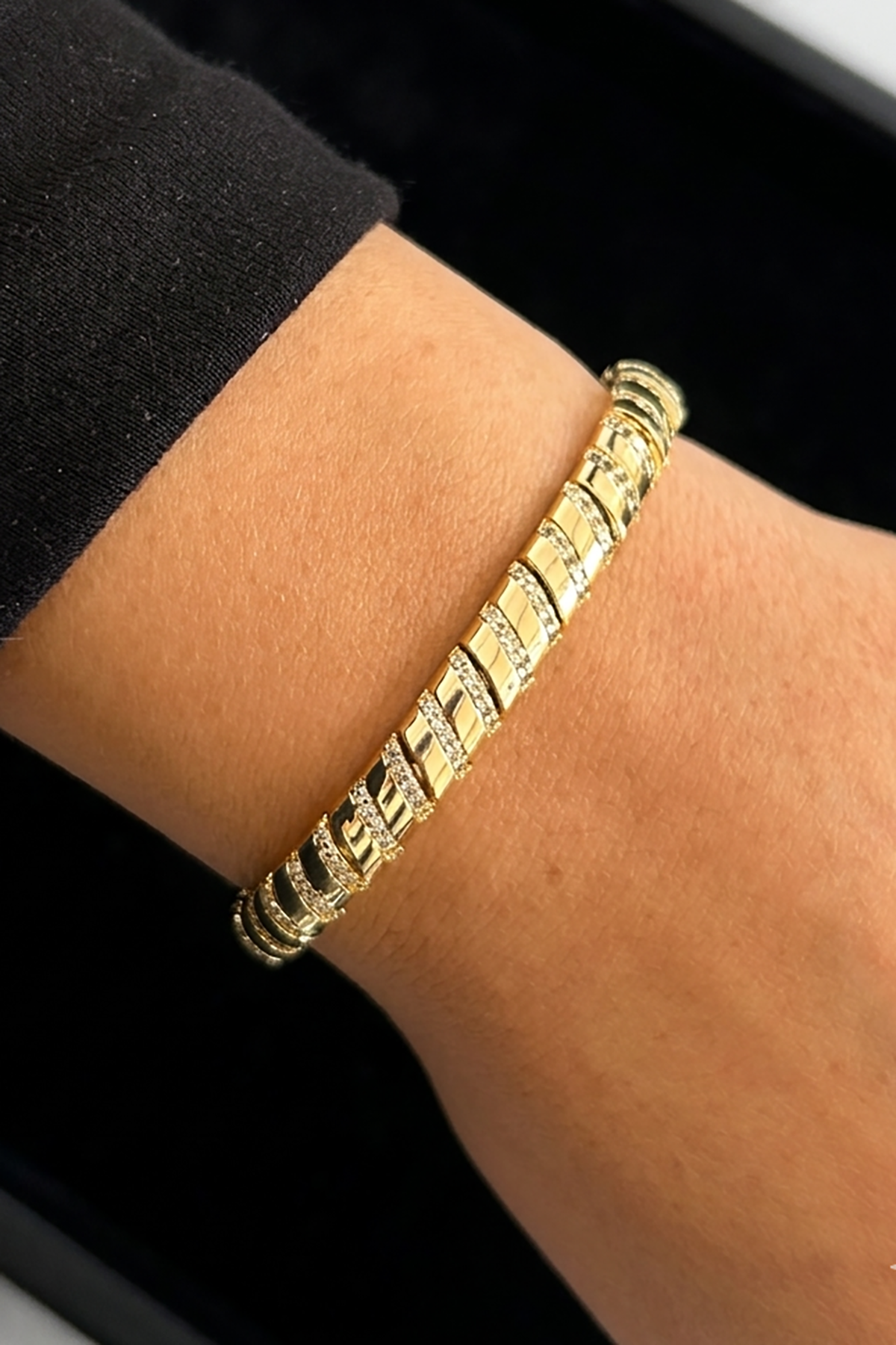 Altın Renk Taş Detaylı 14K Altın Kaplama CM Bileklik