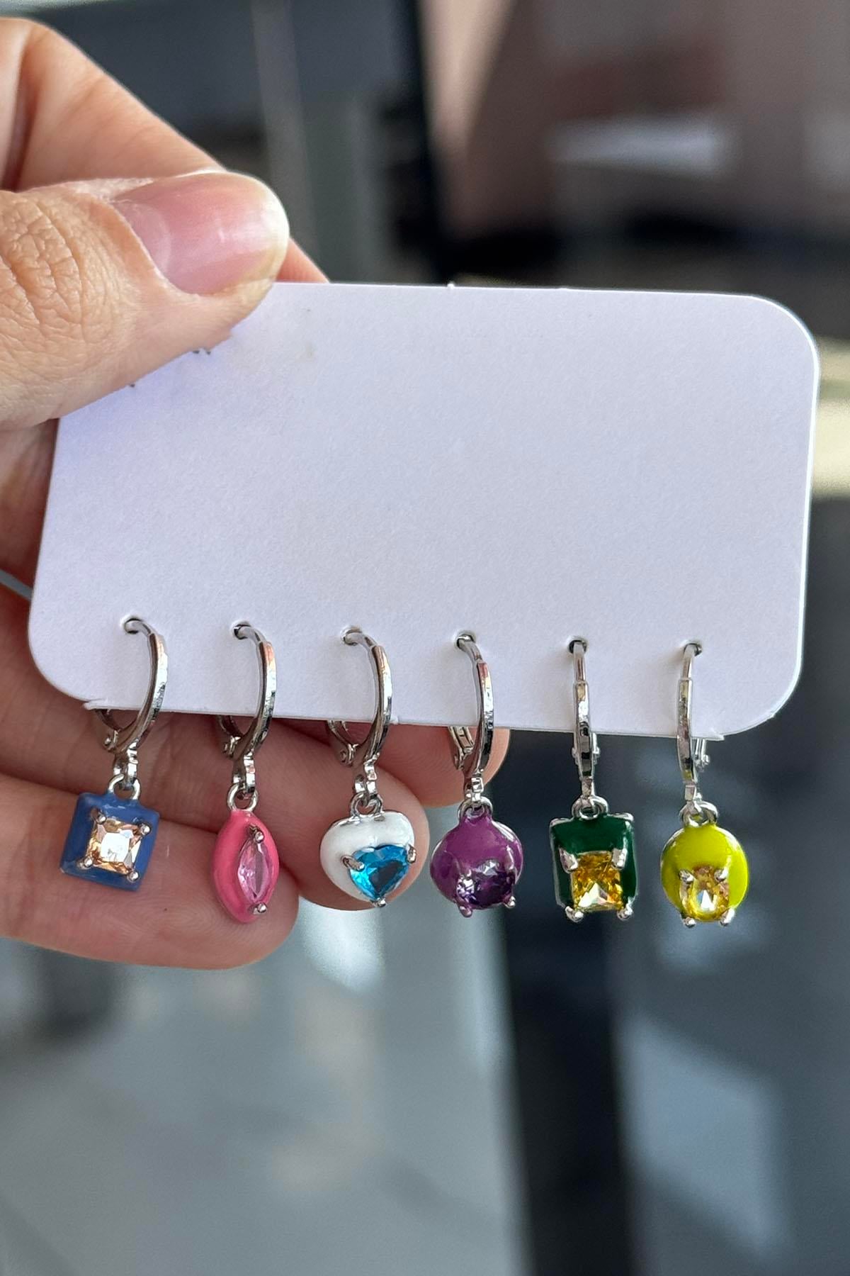 Gümüş Renk Taş Detaylı Küpe Set