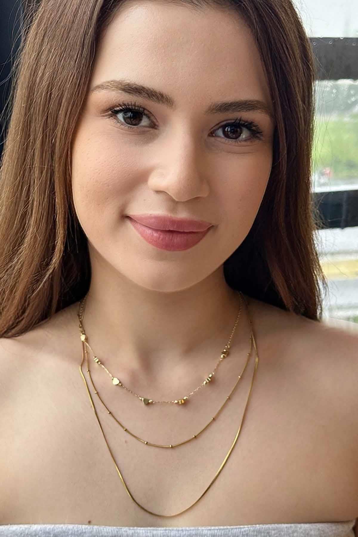 Altın Renk Kalp Figürlü Üçlü Çelik Kolye
