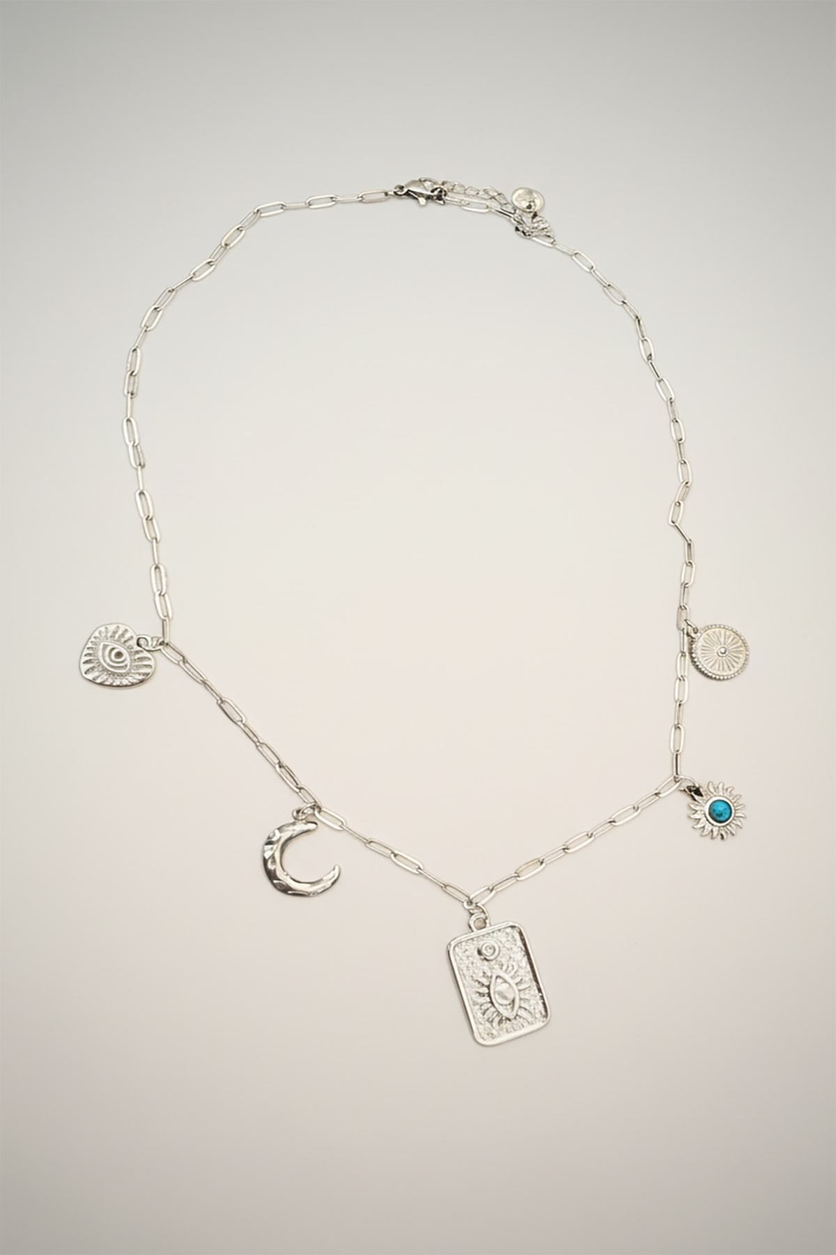 Gümüş Renk Zincir Detaylı Karışık Charmlı Çelik Kolye