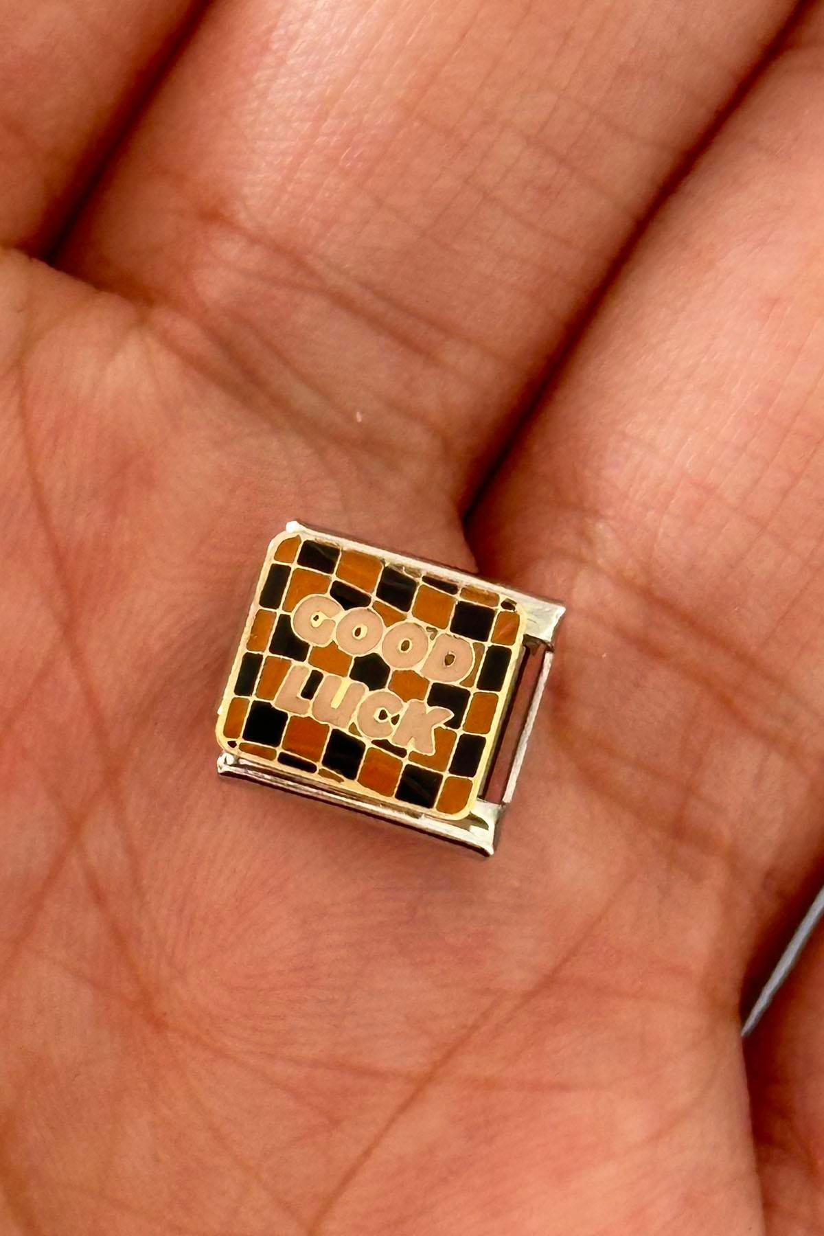 Gümüş Renk Good Luck Yazılı Çelik Nomination Charm (Tek)