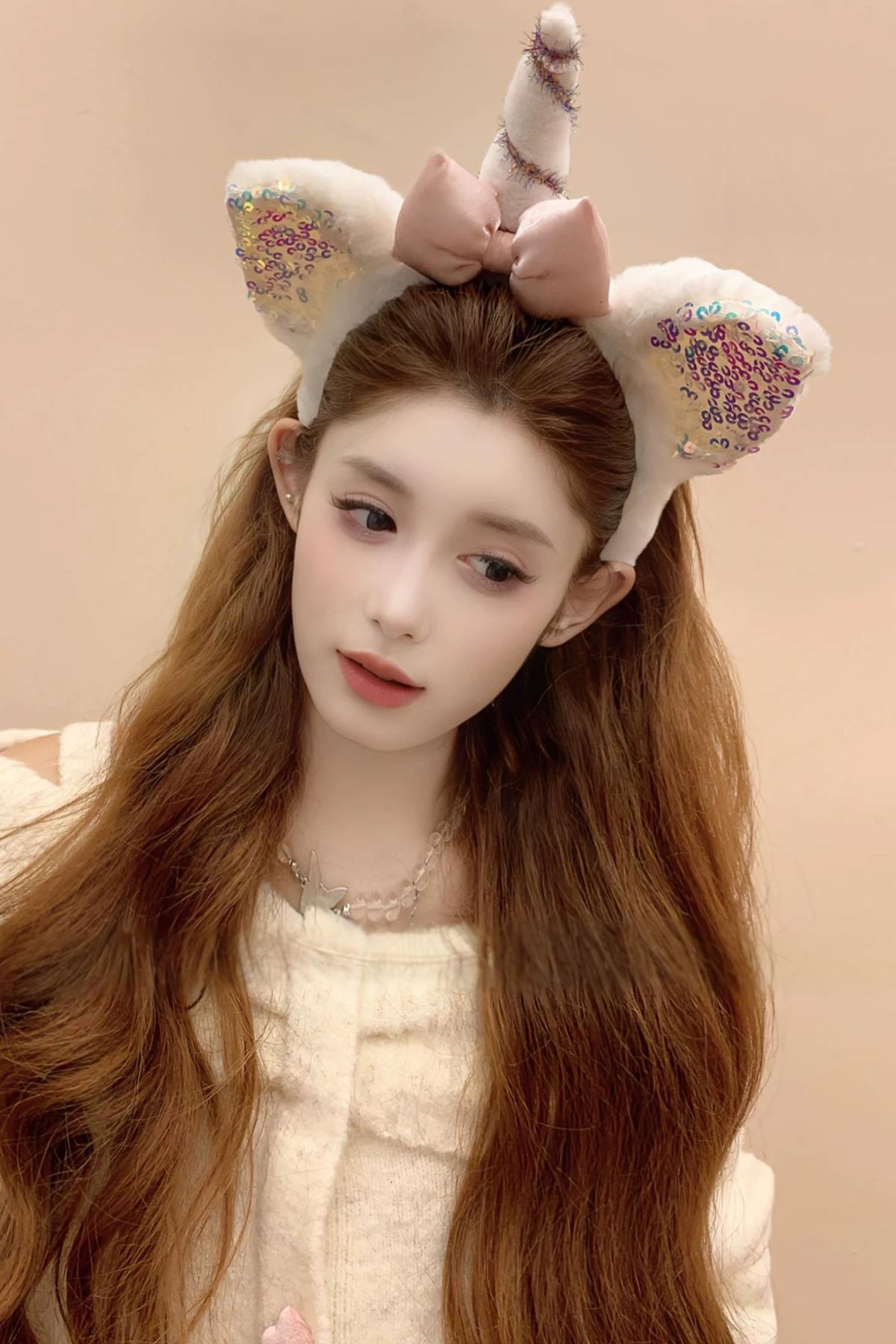 Beyaz Renk Unicorn Figürlü Peluş Taç