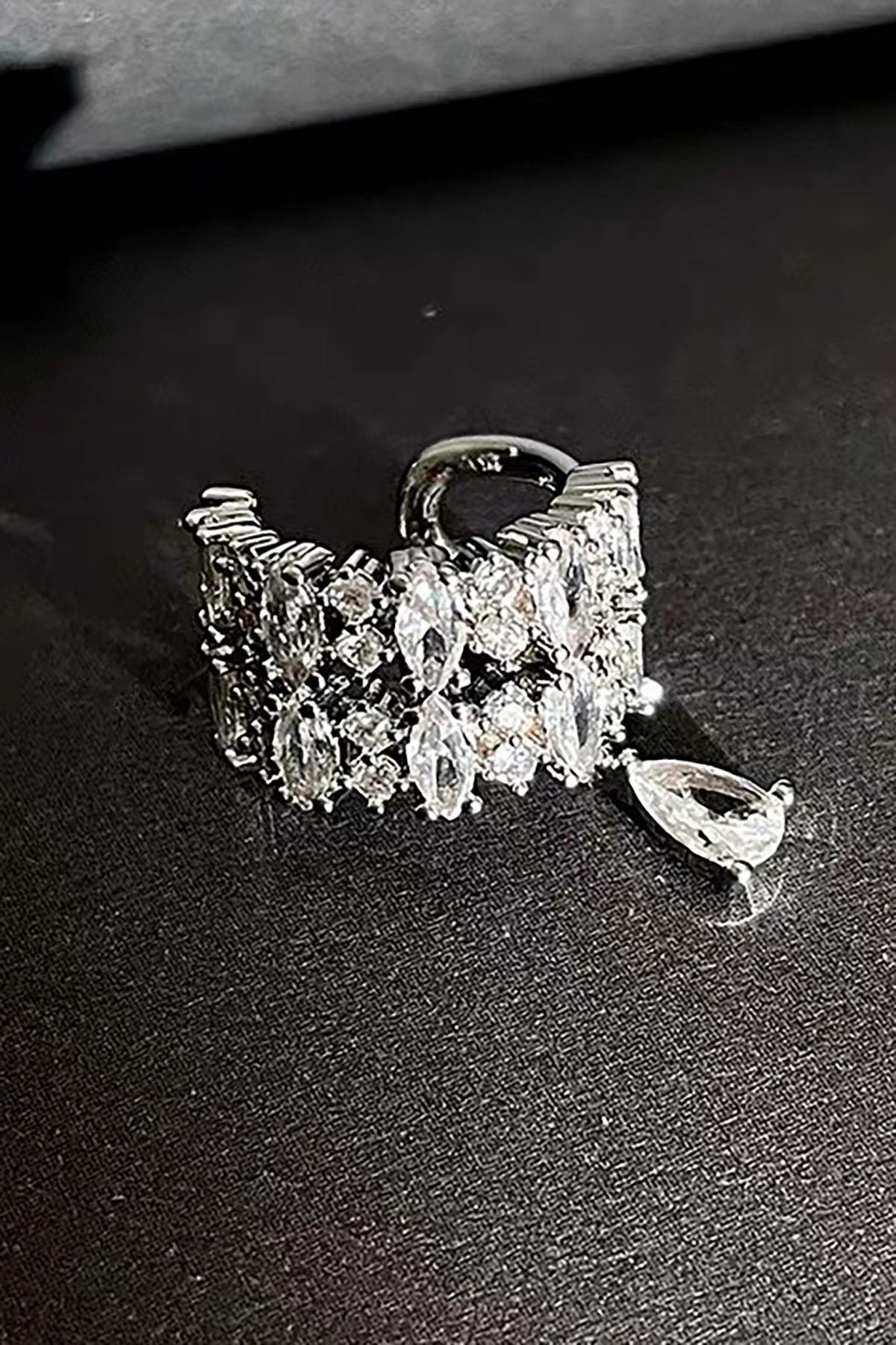 Gümüş Renk Taş Detaylı Ear Cuff (Tek)