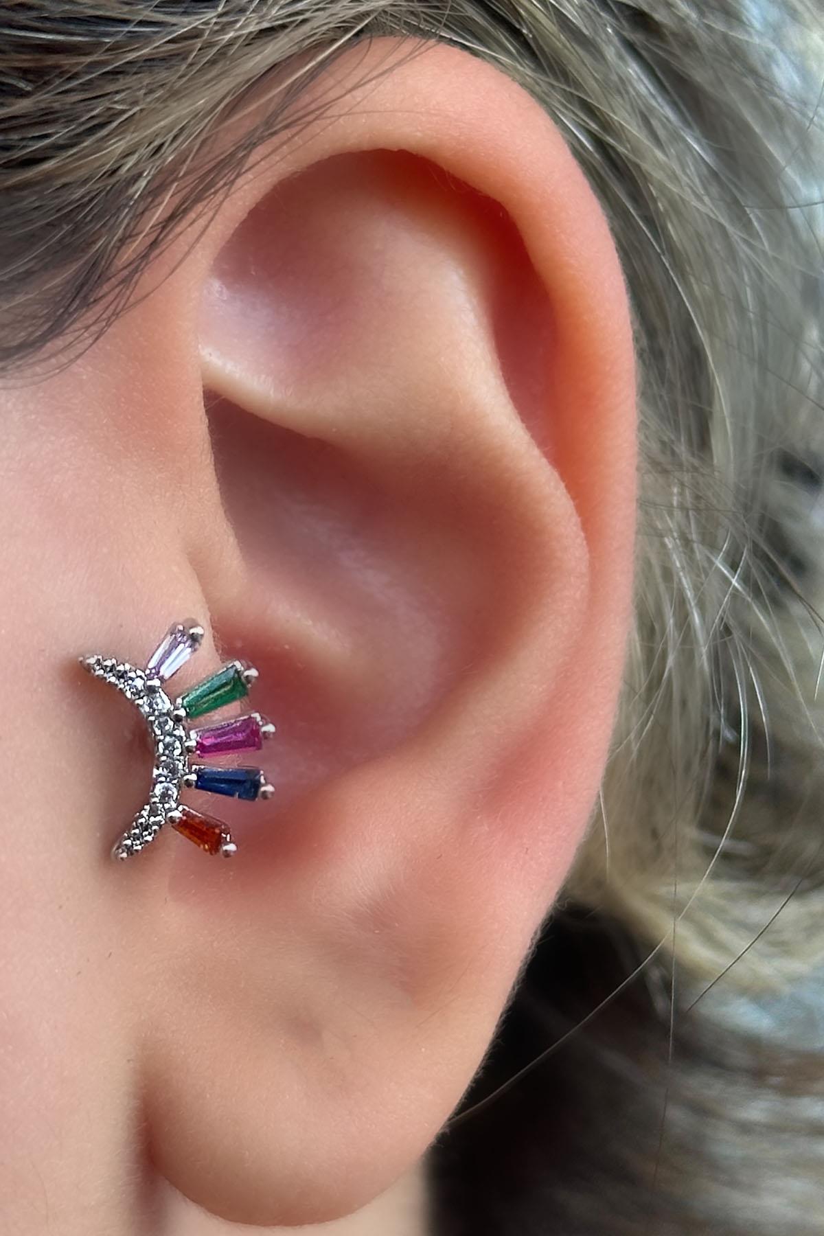 Gümüş Renk Taş Detaylı Çelik Tragus/Kıkırdak Küpe/Piercing (Tek)