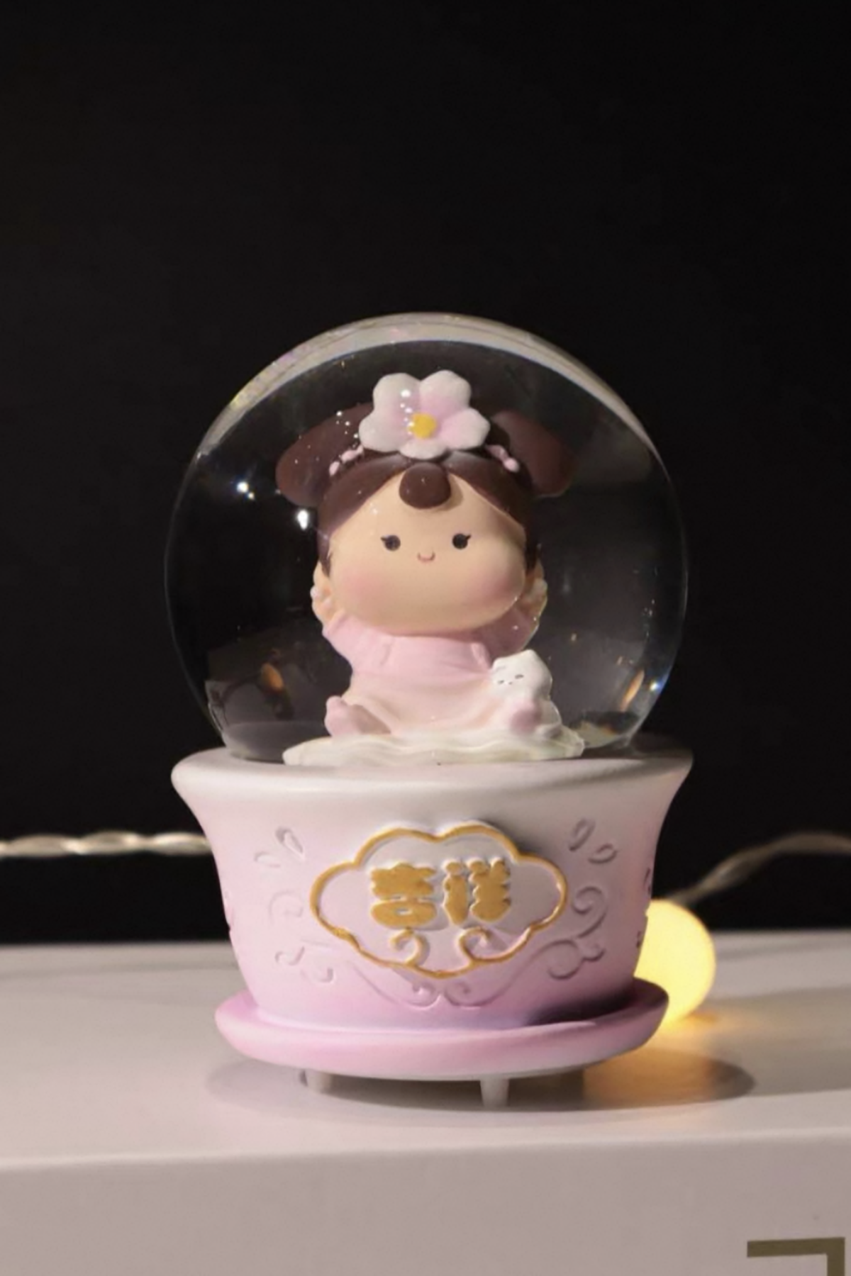 Pembe Renk Kız Figürlü Işıklı Mini Küre