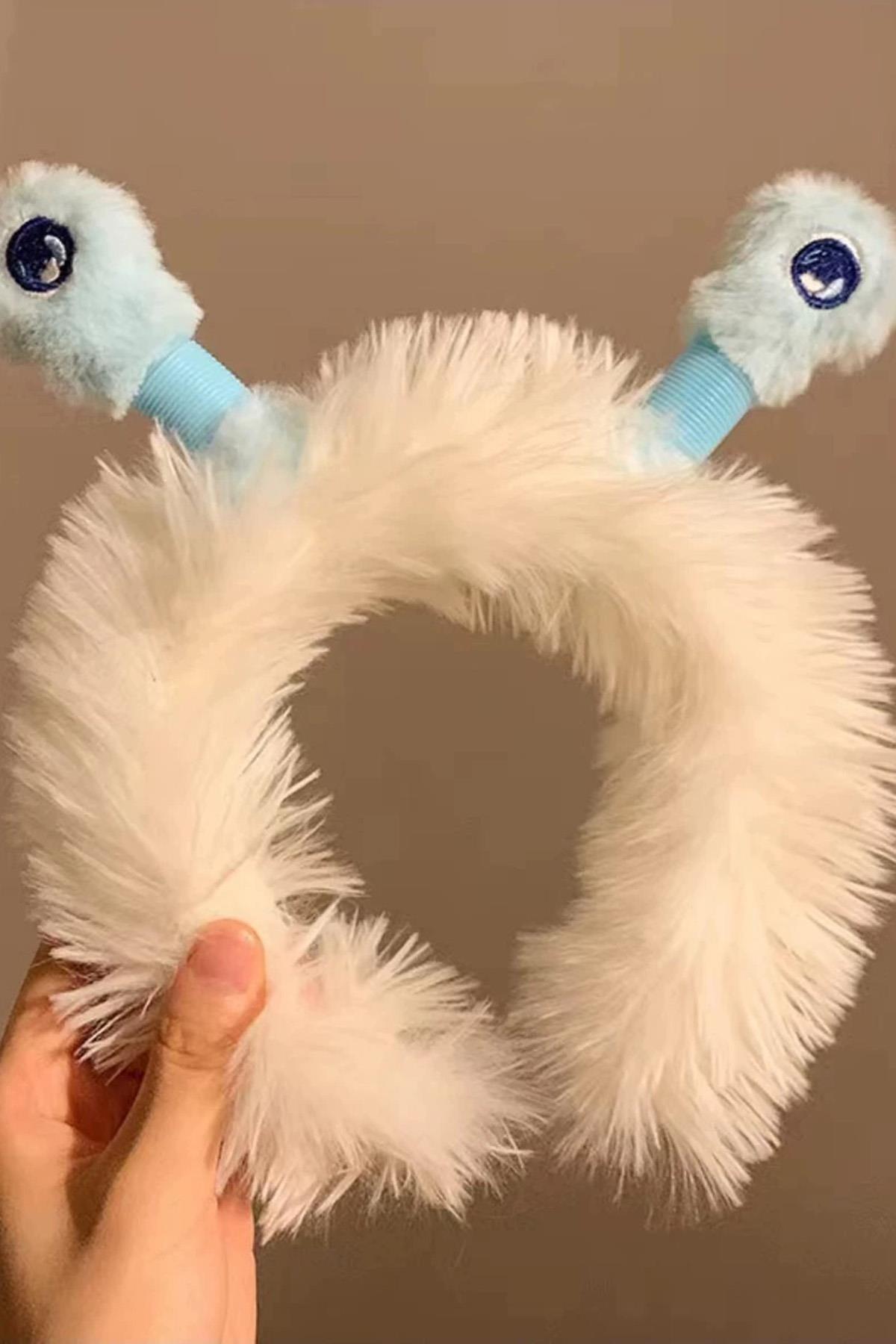 Beyaz Renk Kulakları Oynayan Işıklı Peluş Taç