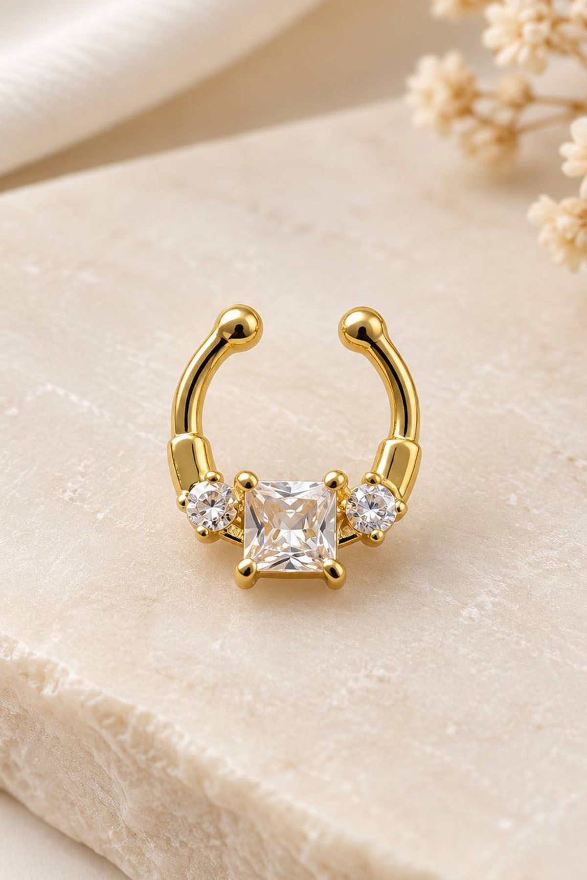 Altın Renk Taşlı Cerrahi Çelik Deliksiz Septum Piercing
