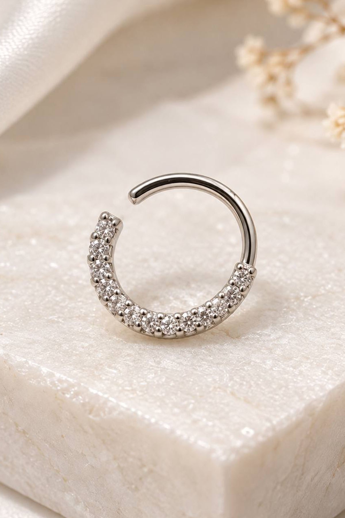 Gümüş Renk Taş Detaylı Cerrahi Çelik Deliksiz Kulak/Burun Piercing 