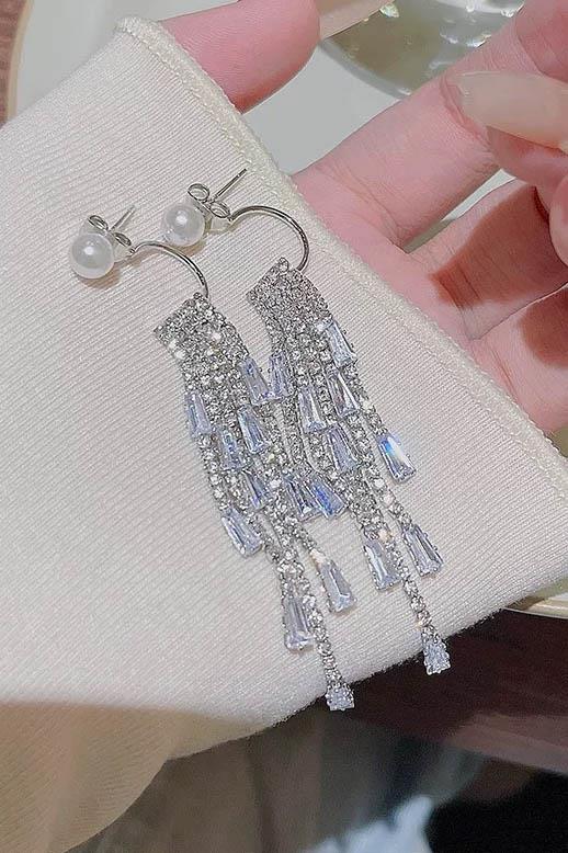 Gümüş Renk İnci Detaylı Taşlı Küpe (Çift)
