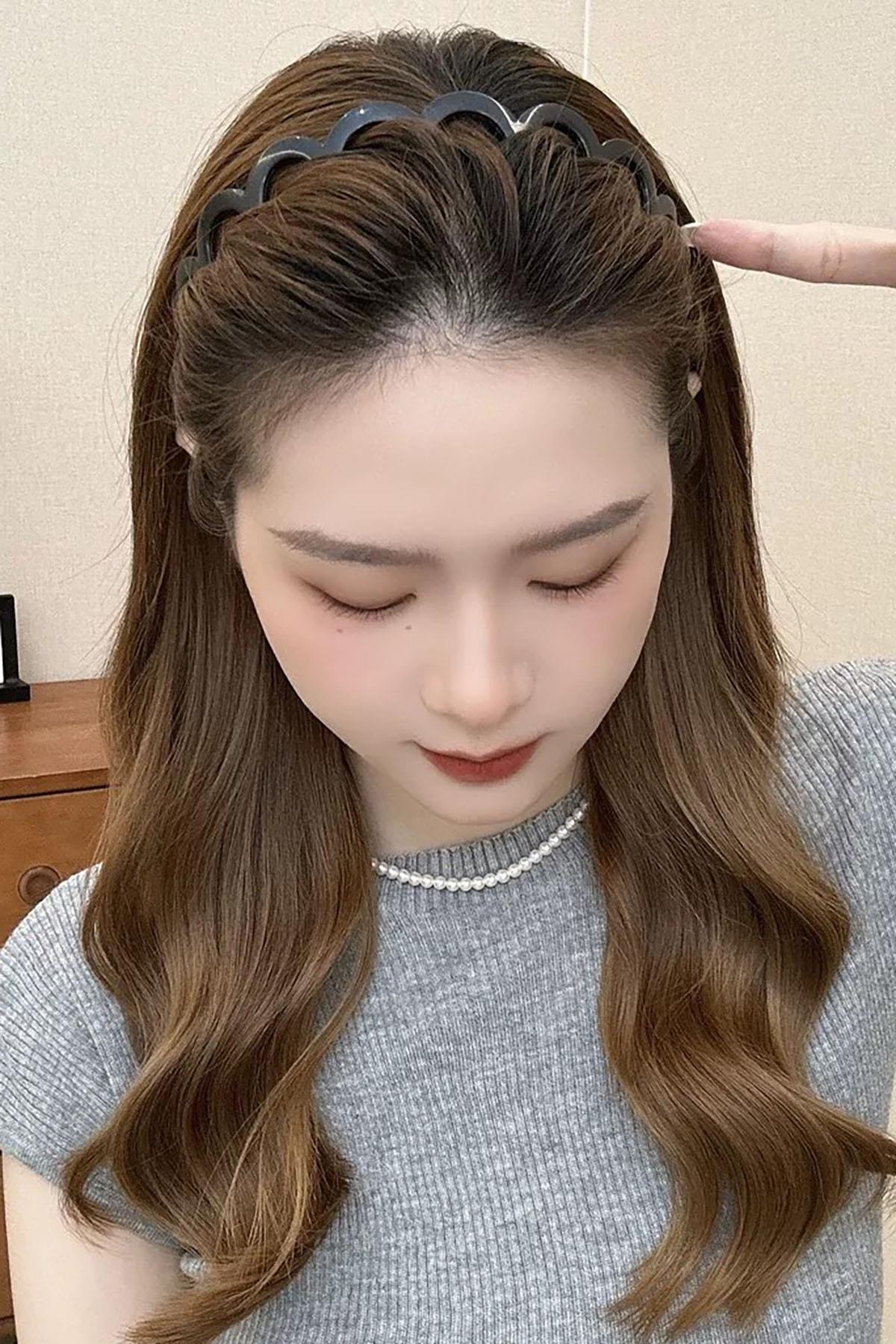 Siyah Renk Tarak Detaylı Taç