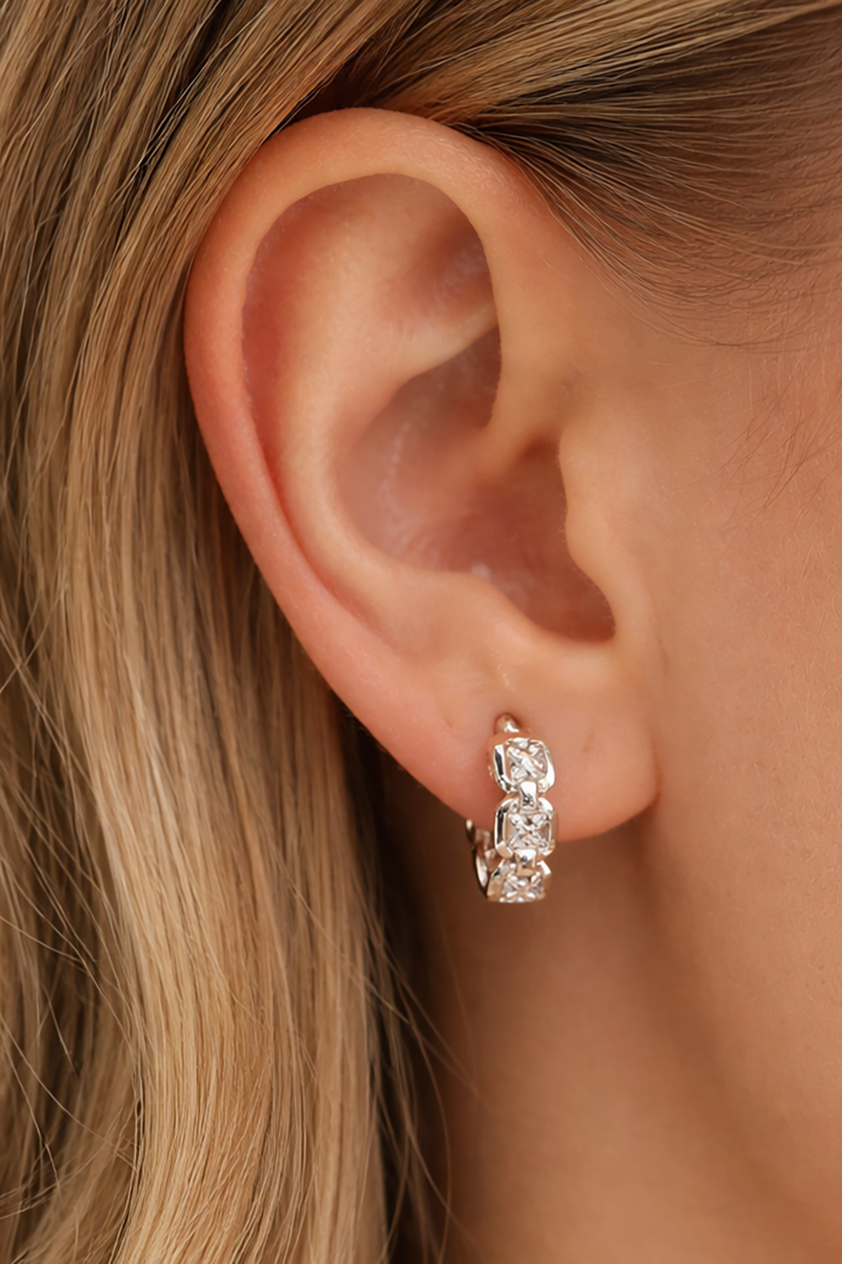 Gümüş Renk Çelik Xupıng VİP Küpe