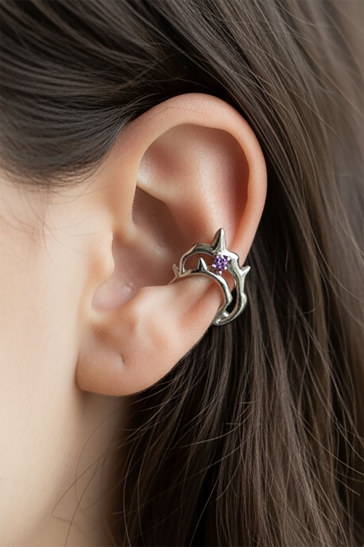 Gümüş Renk Mor Taş Detaylı 14K Altın Kaplama TX Ear Cuff (Tek)