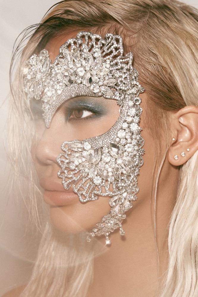 Gümüş Renk Taş Detaylı Tasarım Parti Maskesi