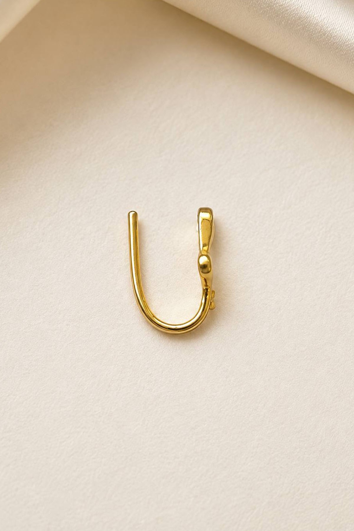 Altın Renk Yaprak Detaylı Cerrahi Çelik Deliksiz Kulak/Burun Piercing 