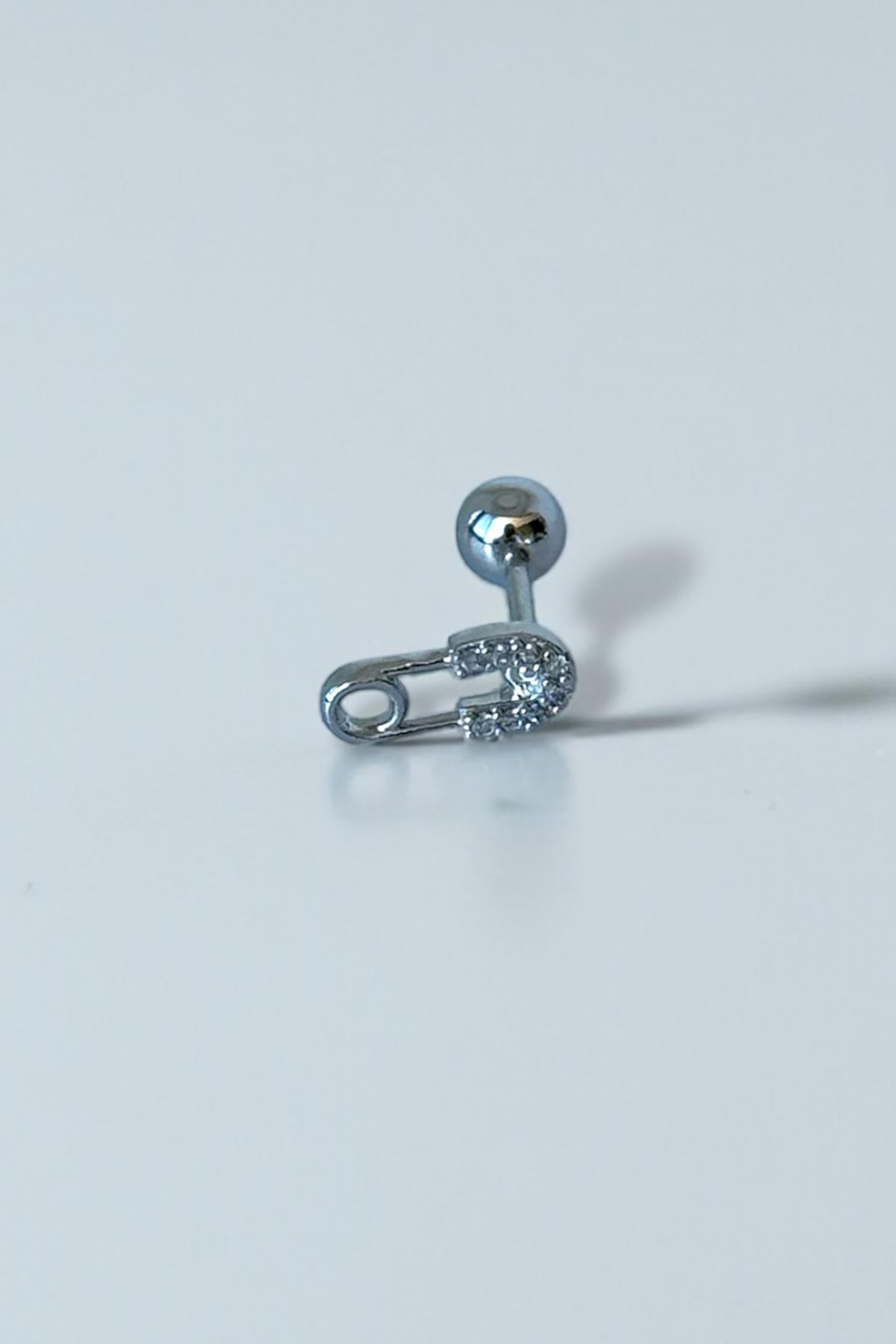 Gümüş Renk İğne Figürlü Taş Detaylı Çelik Tragus/Kıkırdak Küpe/Piercing (Tek)