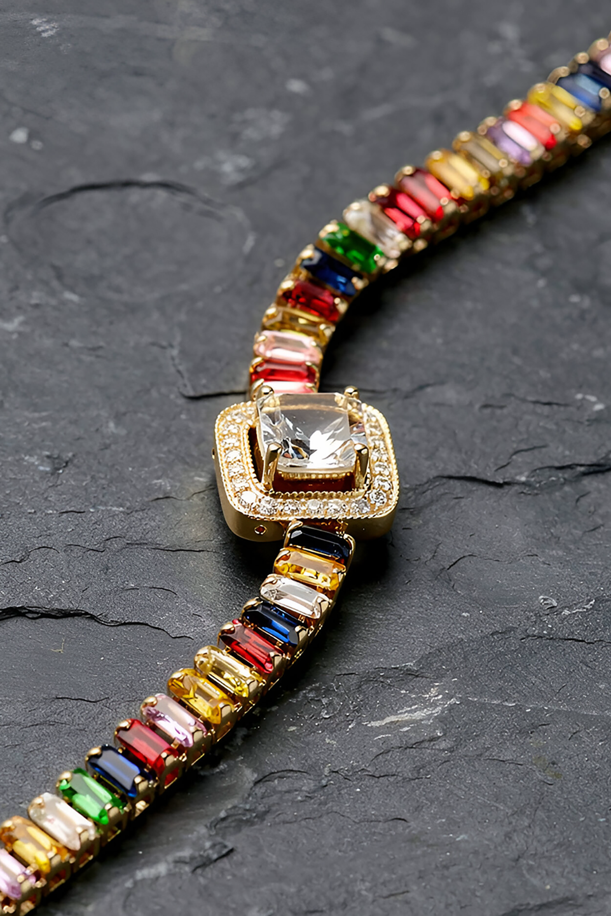 Karışık Renk Taş Detaylı 14K Altın Kaplama CM Zincir Bileklik