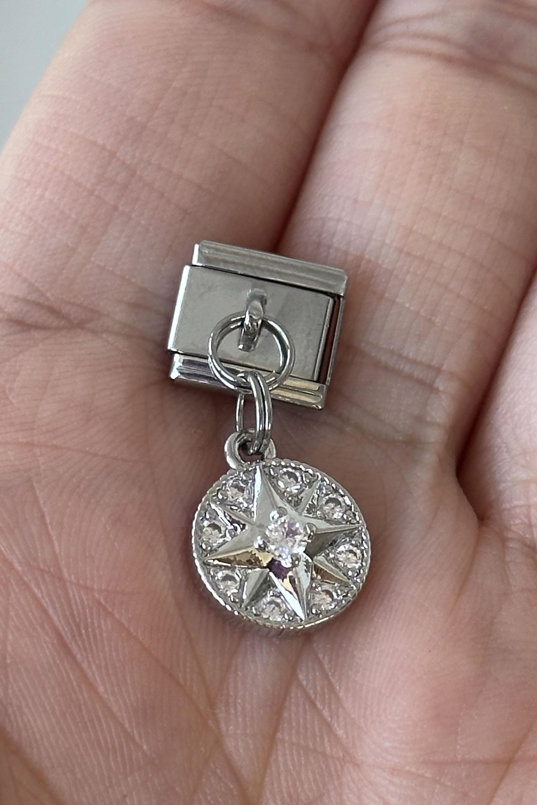Gümüş Renk Yıldız Figürlü Taş Detaylı Çelik Nomination Charm (Tek)