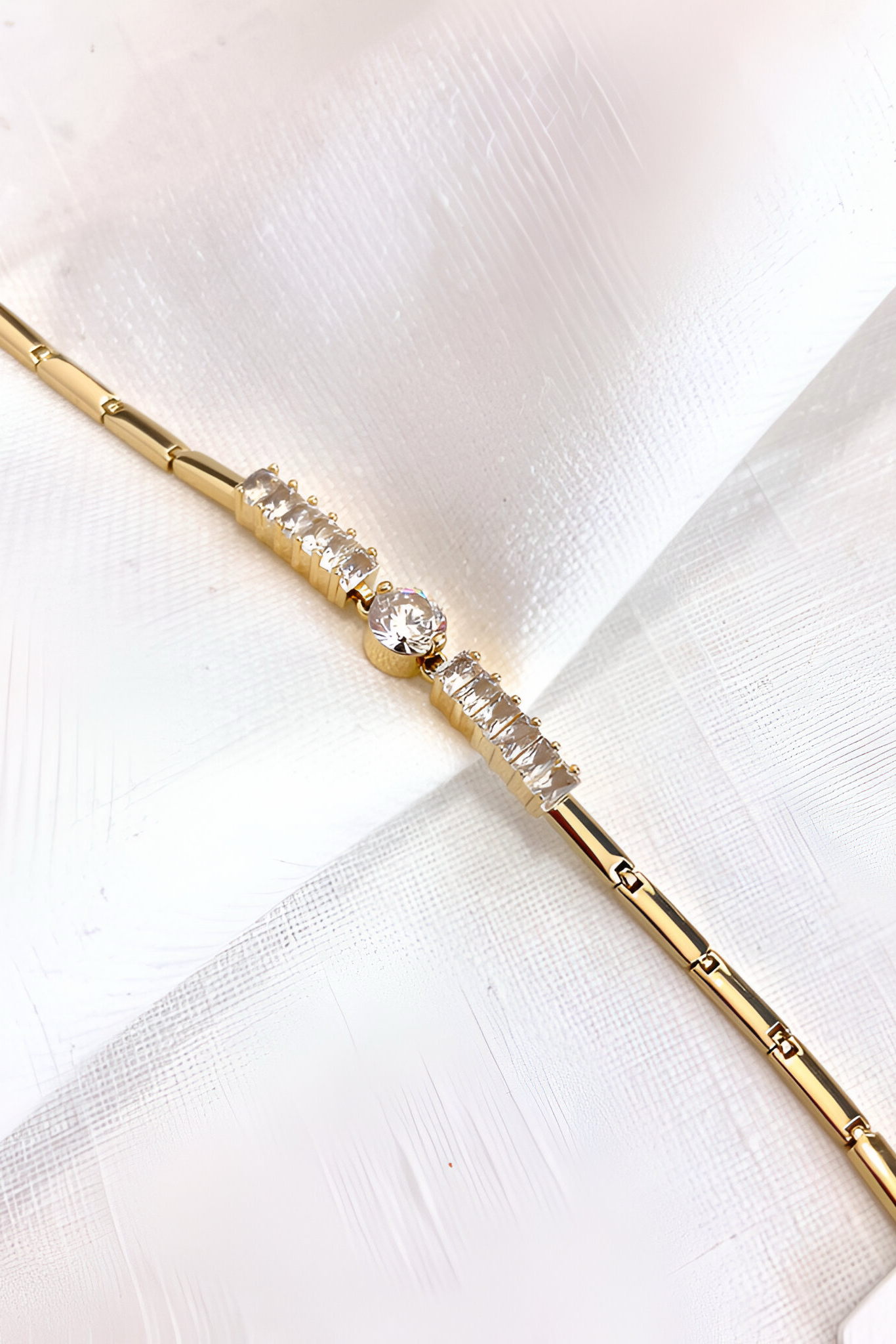 Altın Renk Taş Detaylı 14K Altın Kaplama CM Zincir Bileklik