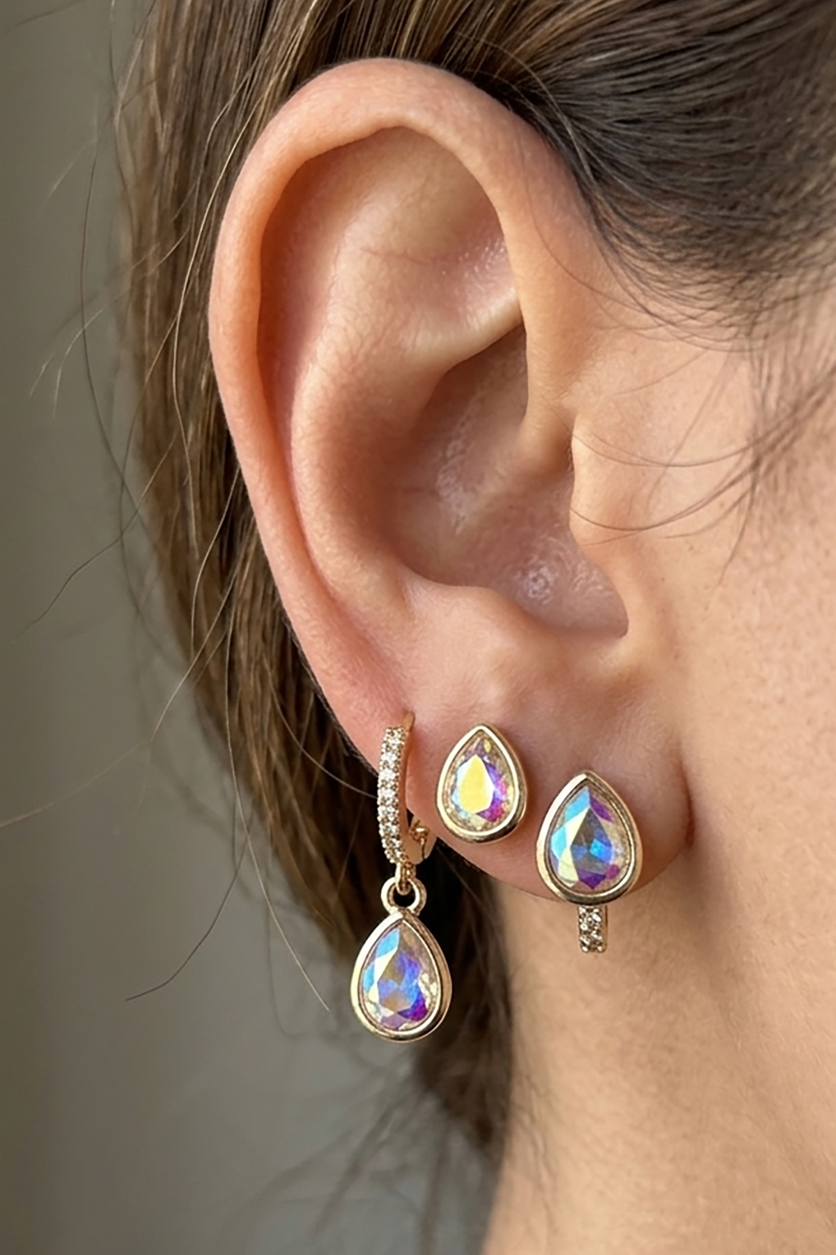 Altın Renk Taş Detaylı 3lü YSX Küpe Set