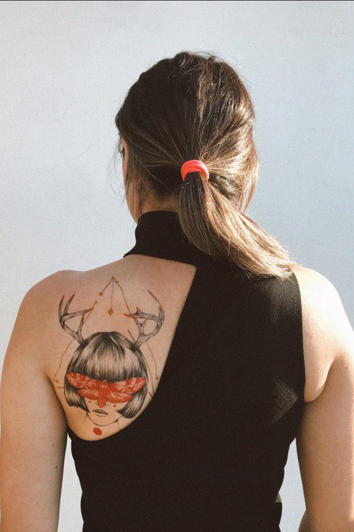 Geçici Kadın ve Kelebek Modelli Dövme Tattoo