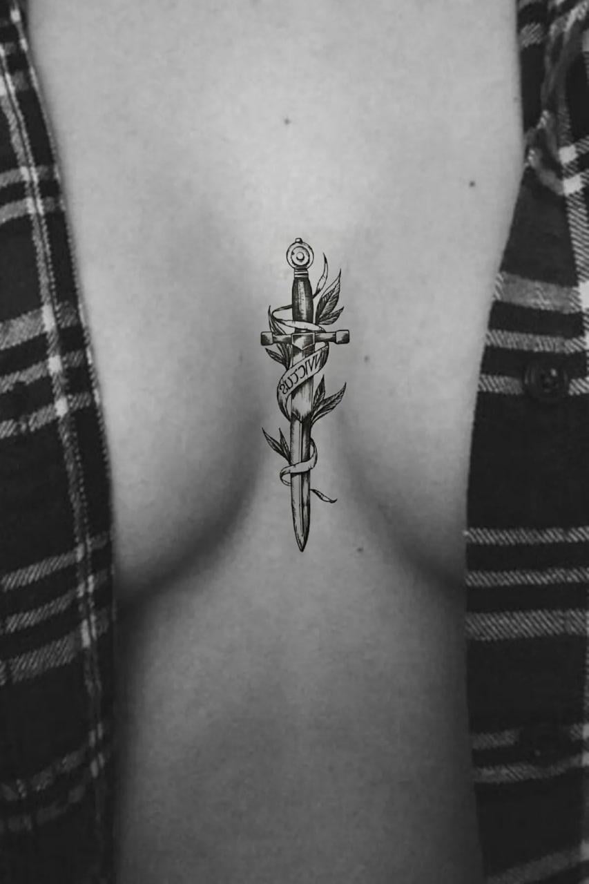 Geçici Kılıç Figürlü Mini Dövme Tattoo