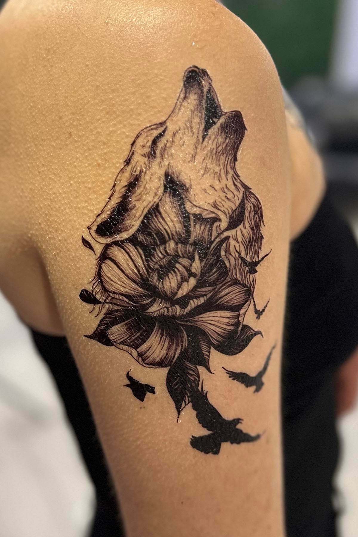 Geçici Kurt Figürlü Dövme Tattoo
