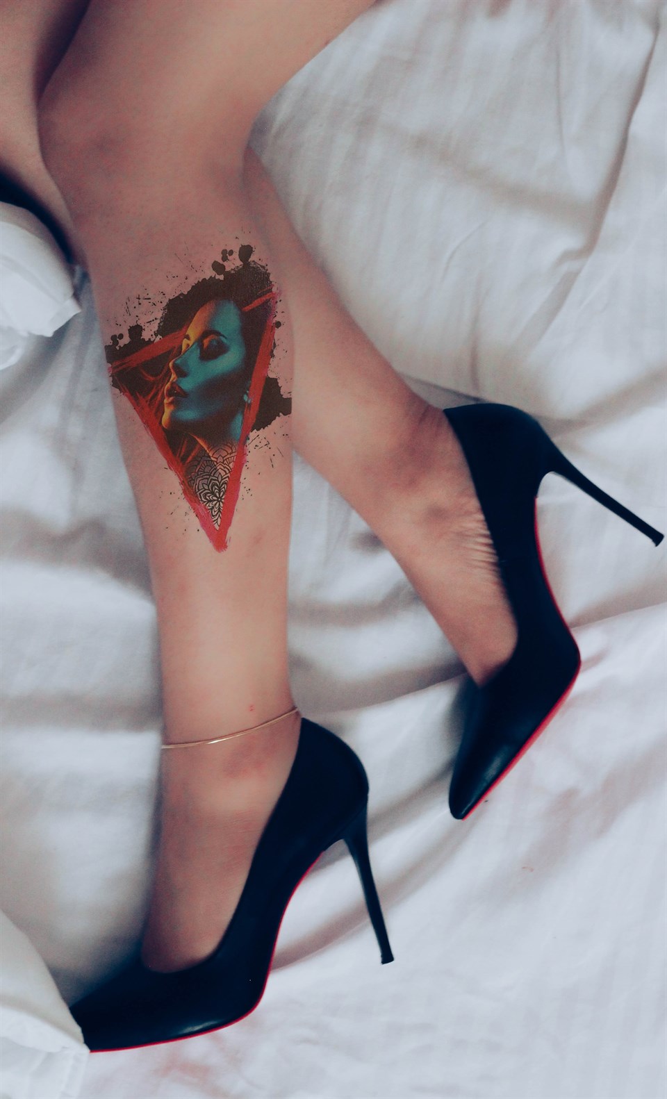 Realistic Temporary Female Model Tattoo Tattoo