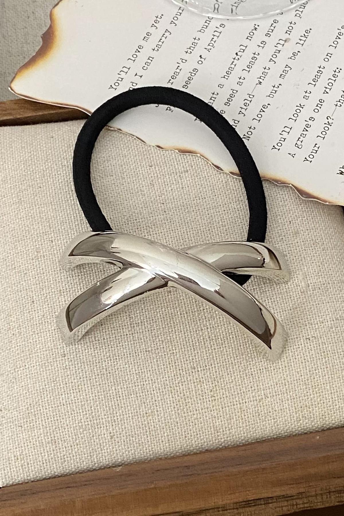 Gümüş Renk Çarpı Figürlü Metal Lastik Toka