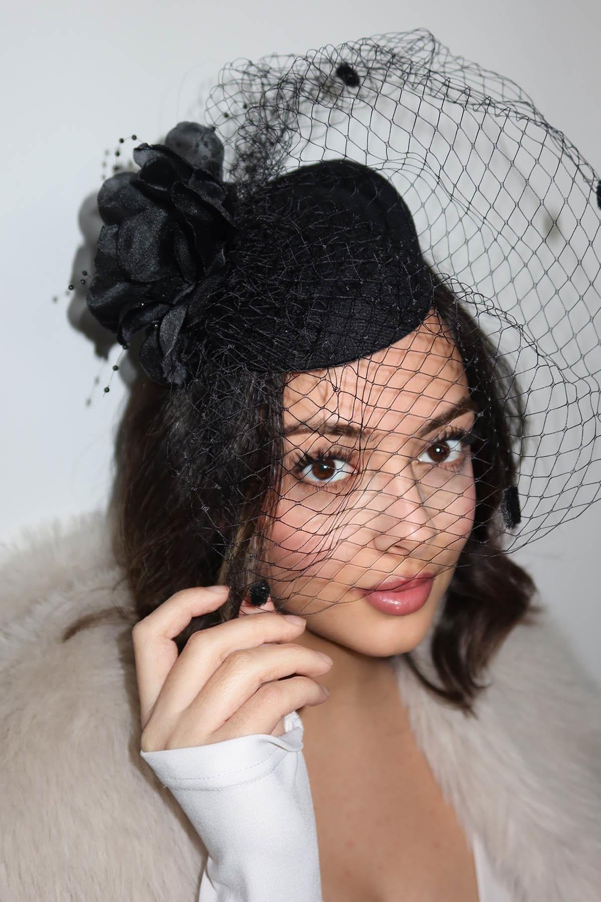 Siyah Renk Çiçek Detaylı Nikah Şapkası/Vualet Şapka