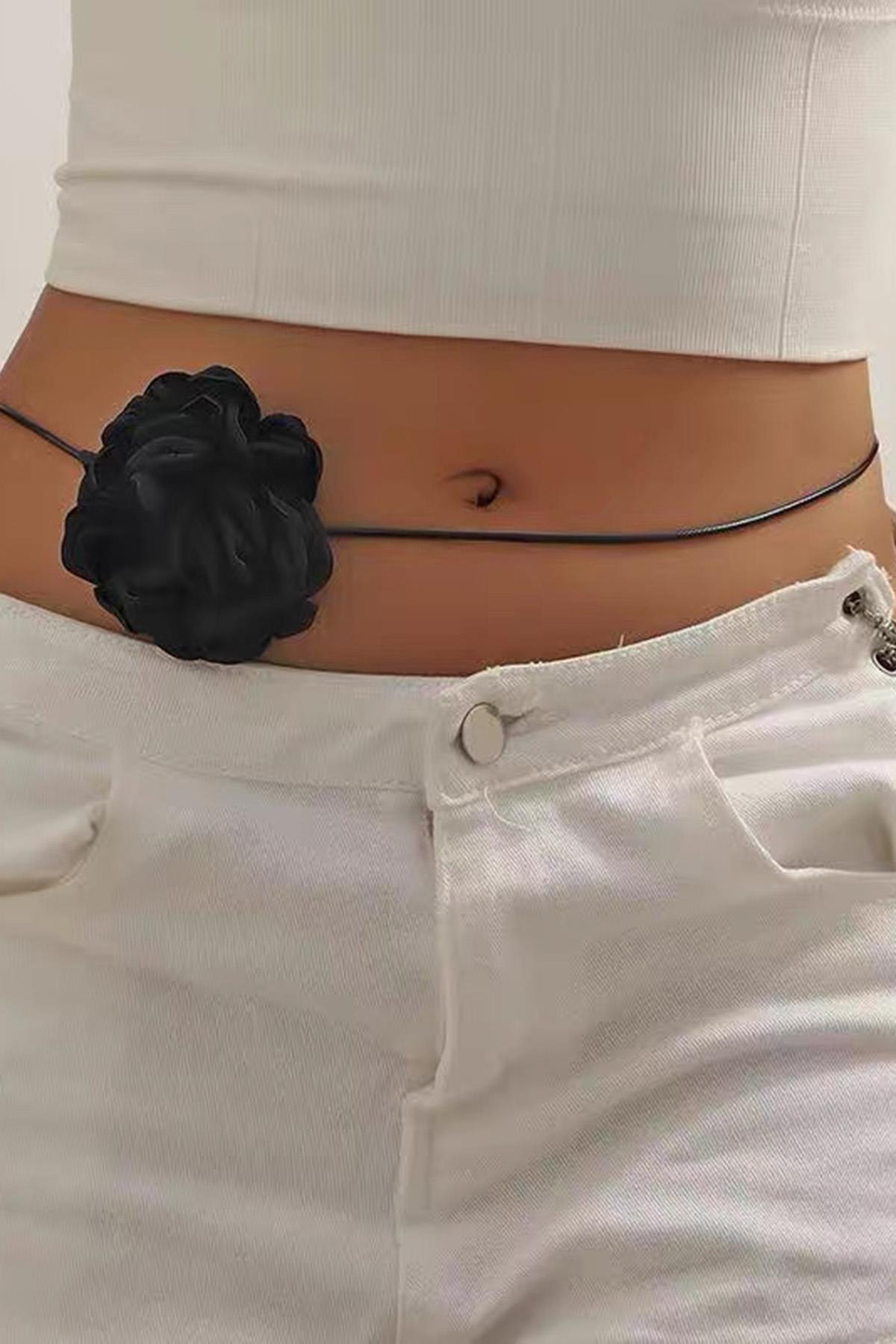 Siyah Renk Gül Detaylı İpli Choker Kolye