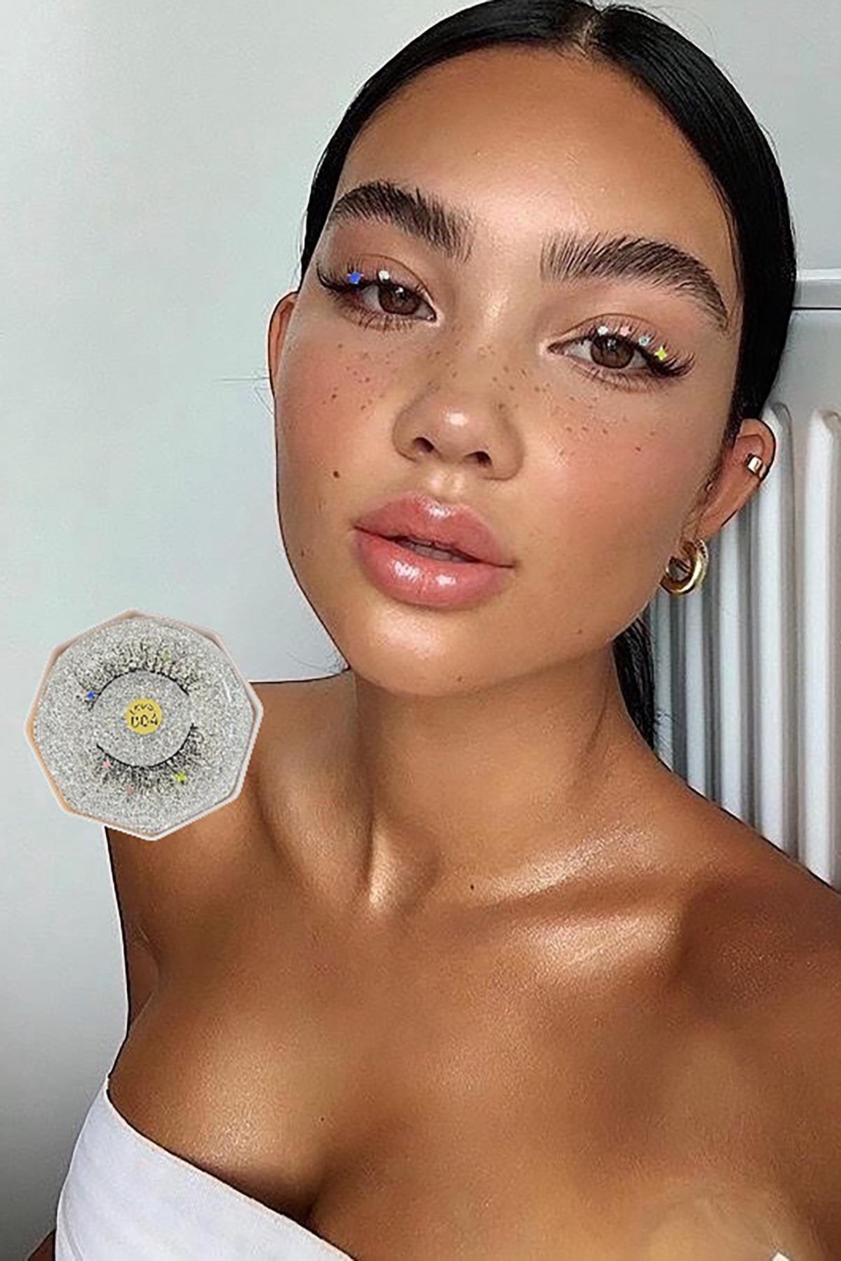 Siyah Renk Taş Detaylı Takma Kirpik 004