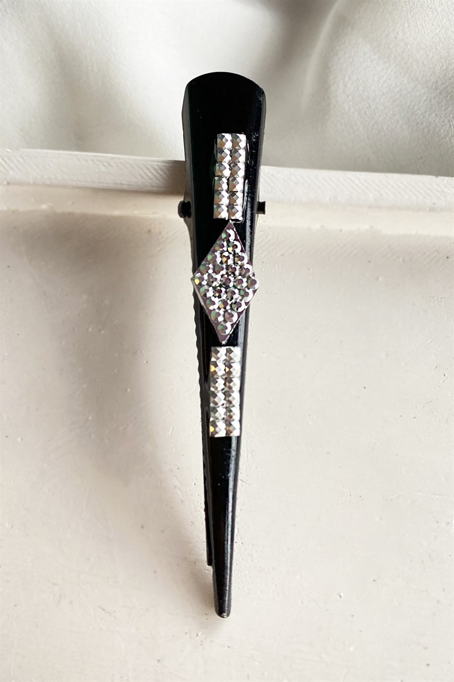 Siyah Renk Taşlı Pens Toka 