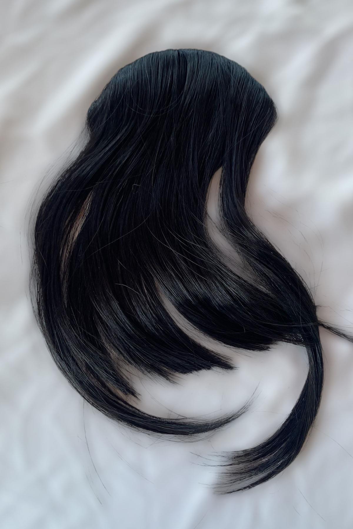 Siyah Renk Uzun Kenarlı Seyrek Takma Kahkül (Zeynep)