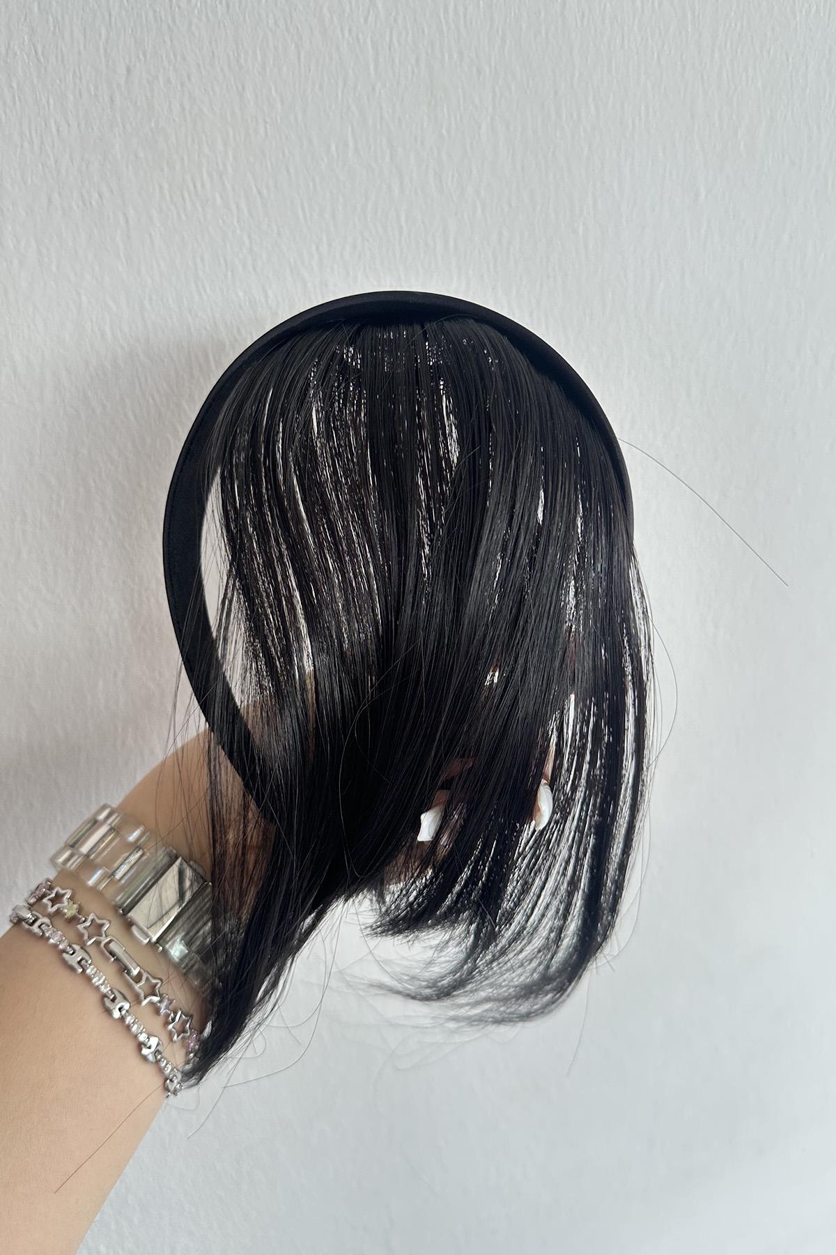 Siyah Renk Uzun Kenarlı Taçlı Takma Kahkül