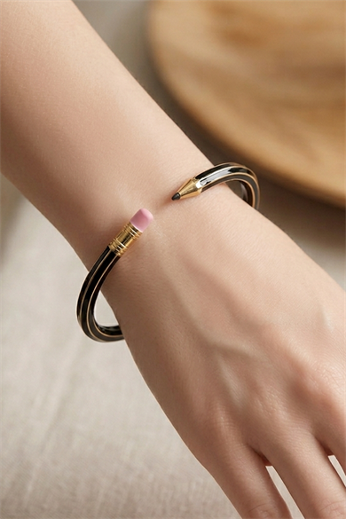 Altın Ve Siyah Renk Kalem Figürlü Ayarlanabilir Bileklik 