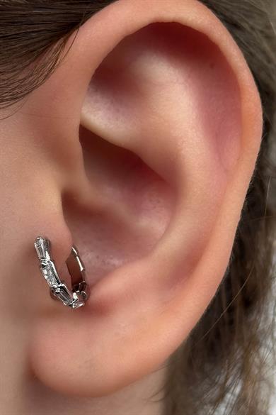 Gümüş Renk Taş Detaylı Halka Tragus/Kıkırdak Küpe/Piercing (Tek)